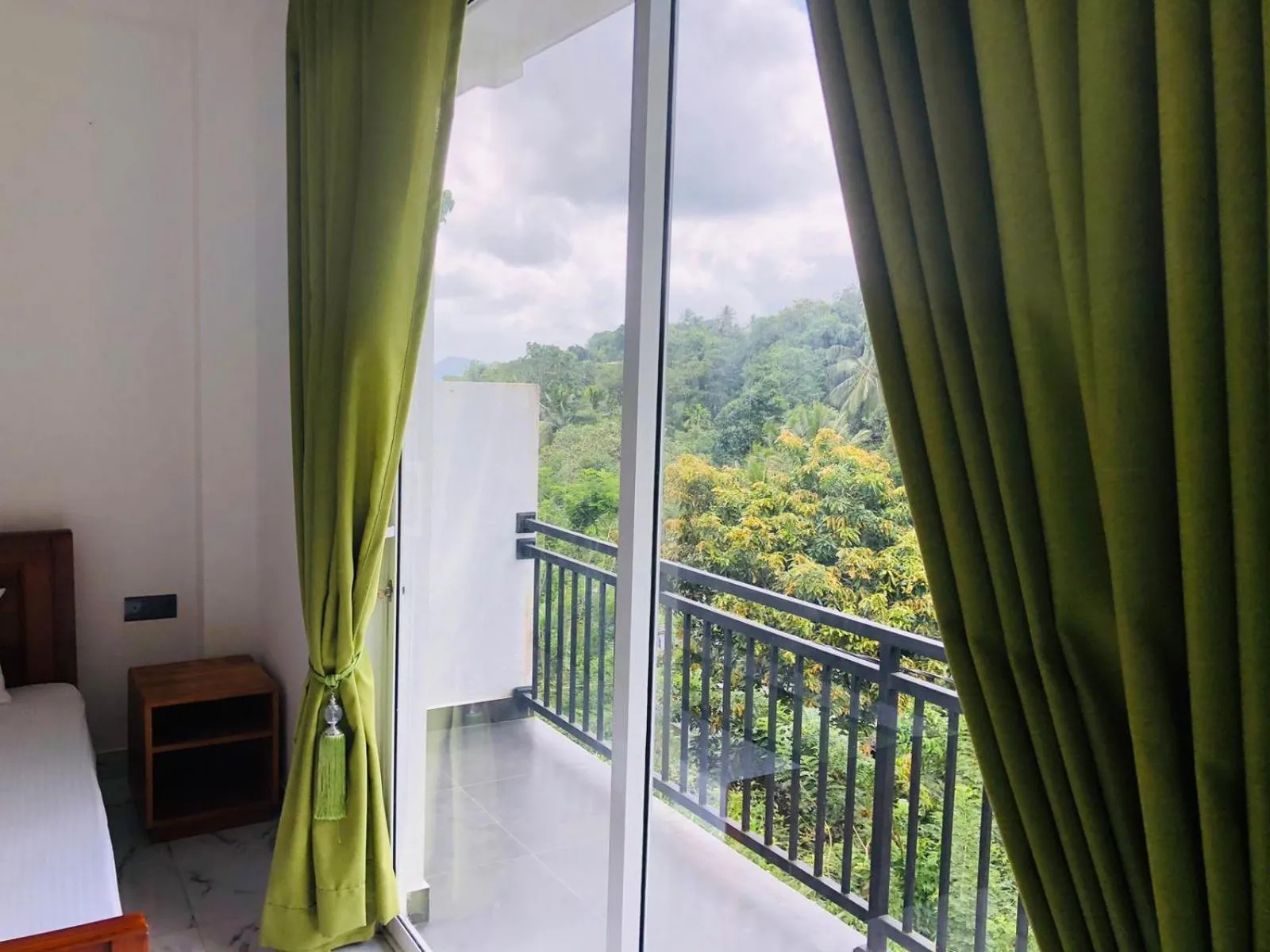 Day in Green Heaven Resort Kandy