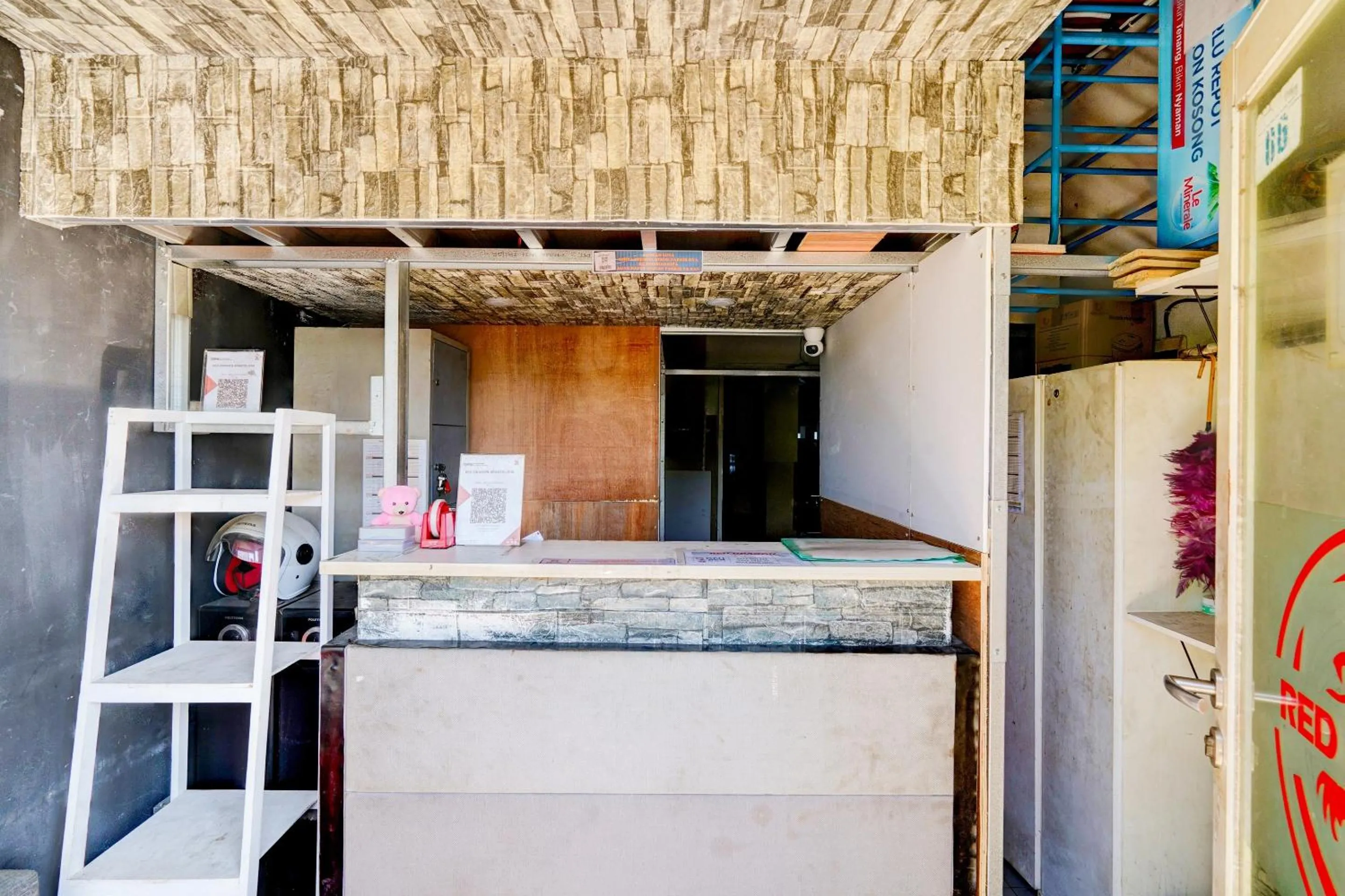 Lobby or reception in OYO Life 92874 Apartement Grand Sentraland Karawang By Red Dragon