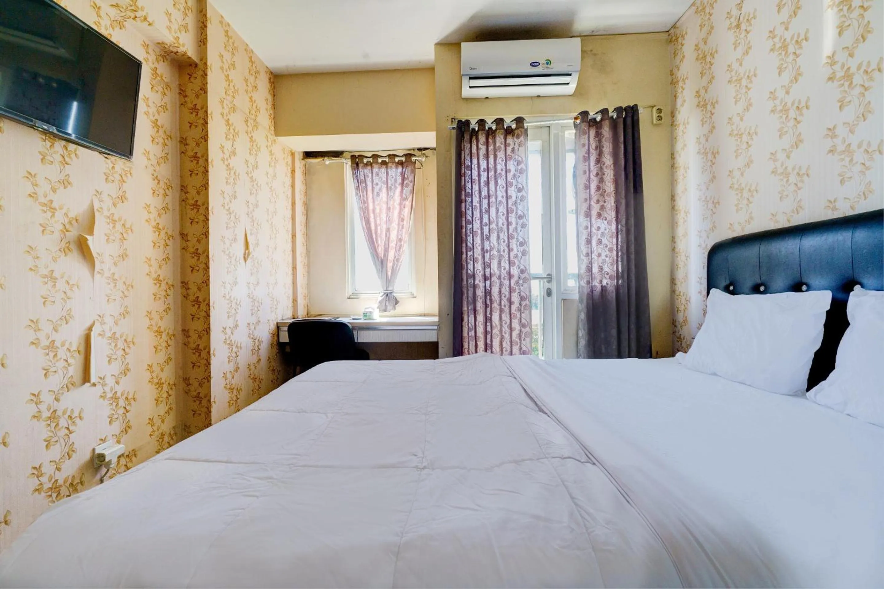 Bedroom, Bed in OYO Life 92874 Apartement Grand Sentraland Karawang By Red Dragon