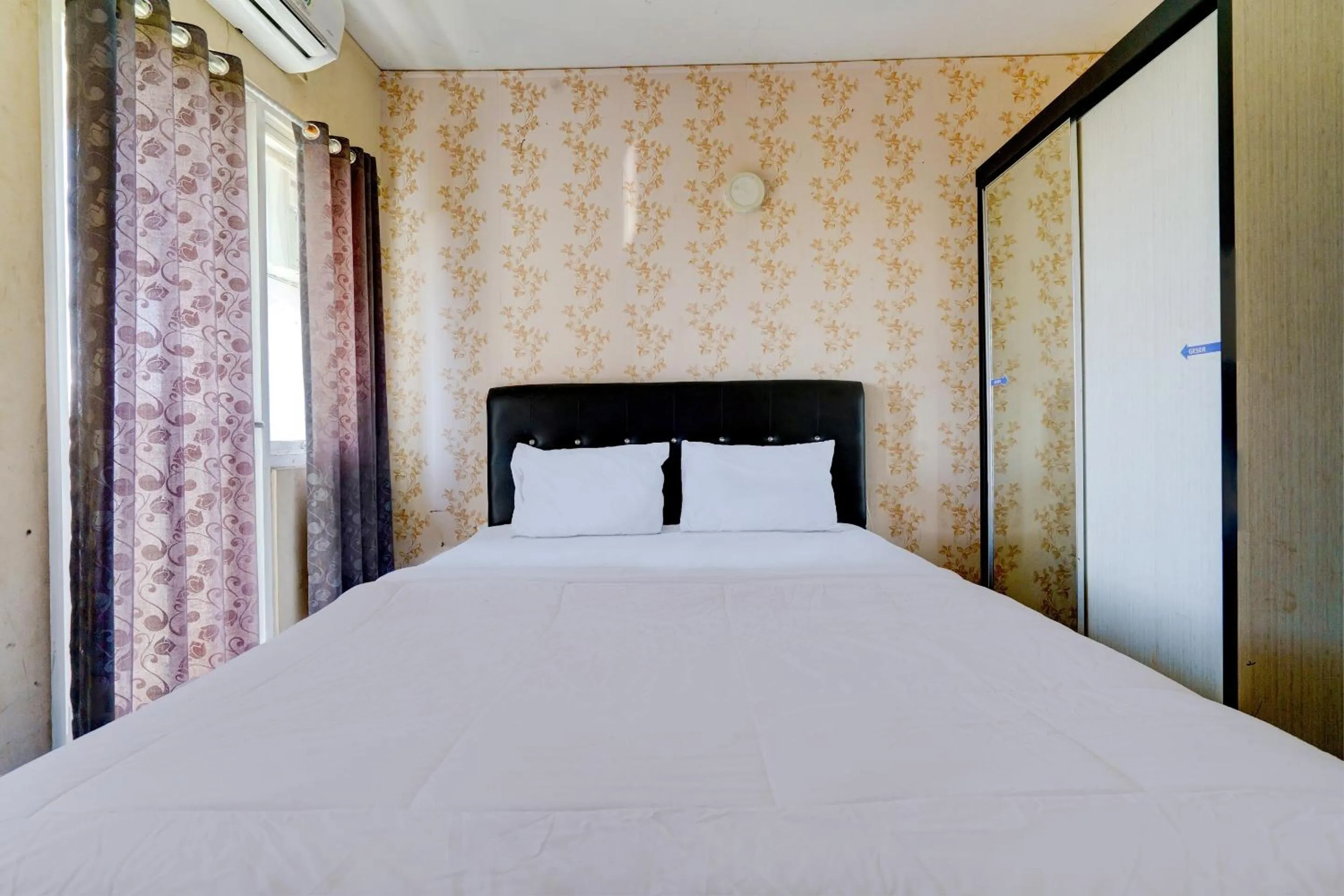 Bedroom, Bed in OYO Life 92874 Apartement Grand Sentraland Karawang By Red Dragon