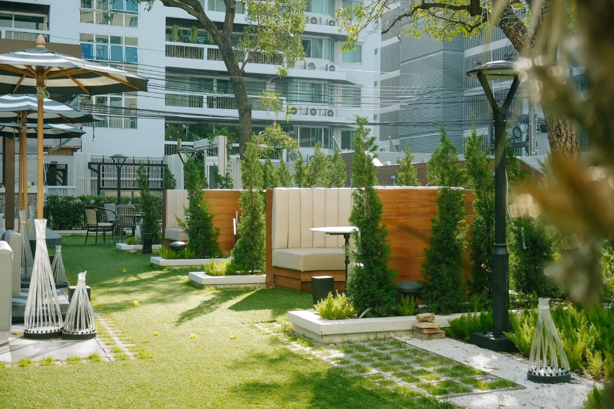 Day in Floral Court Hotel & Residence Sukhumvit 13