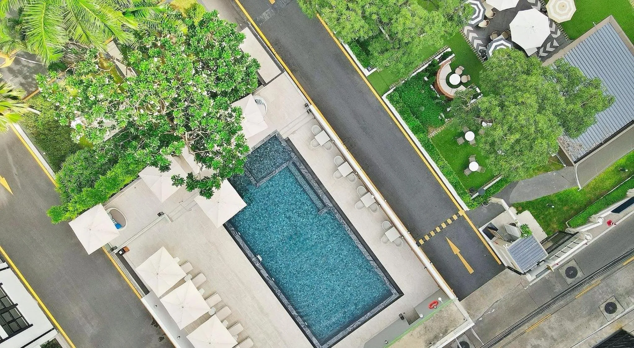 Day in Floral Court Hotel & Residence Sukhumvit 13