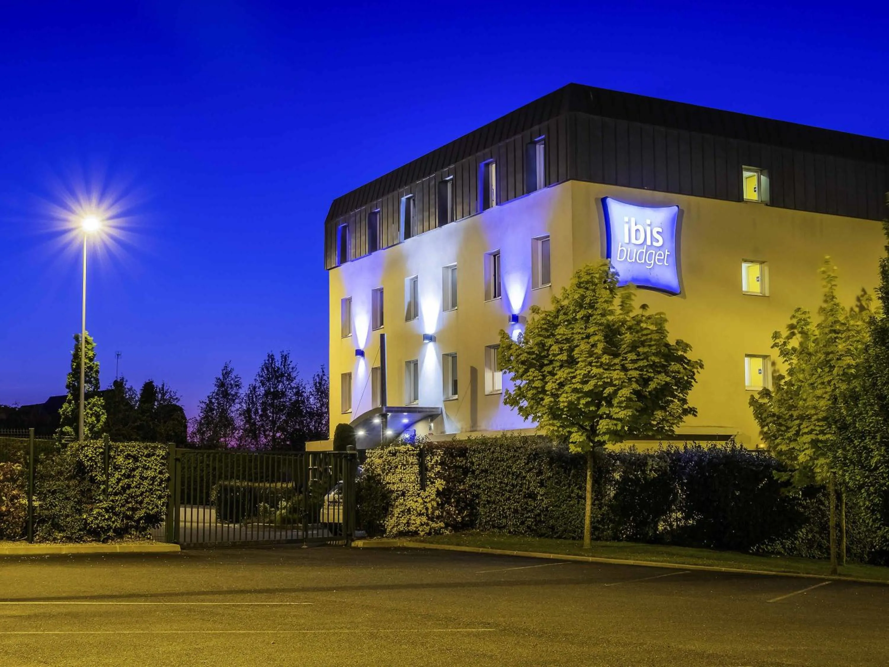 Property building in ibis budget Amboise