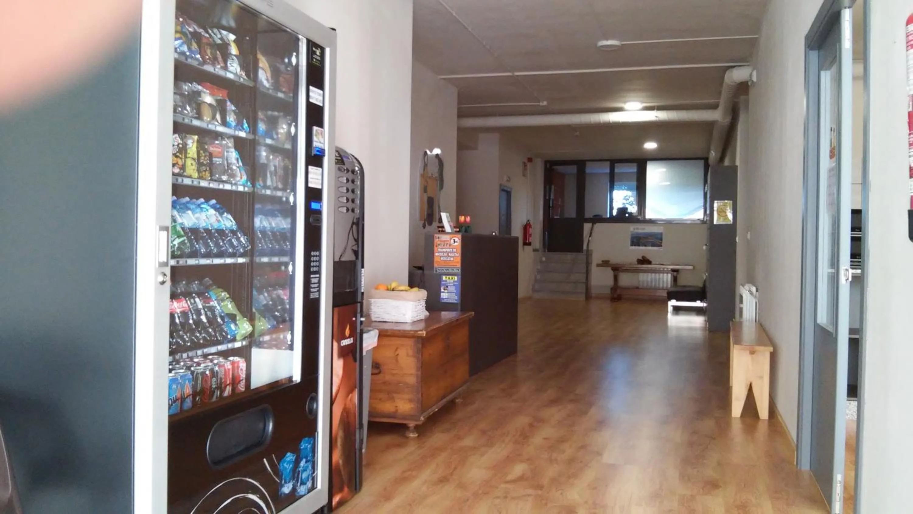 Lobby or reception in Alma del Camino - Rooms & Albergue