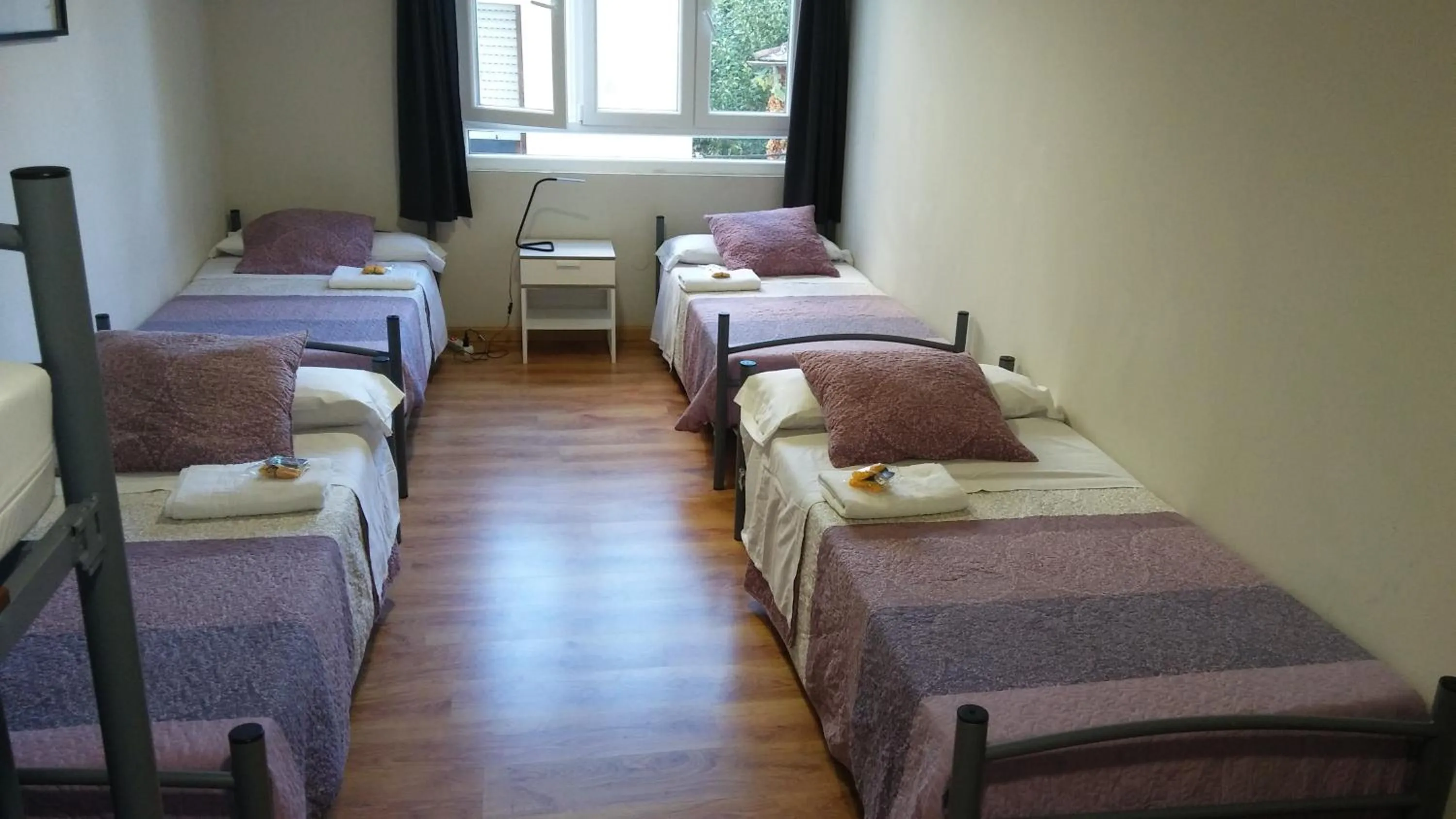 Photo of the whole room in Alma del Camino - Rooms & Albergue