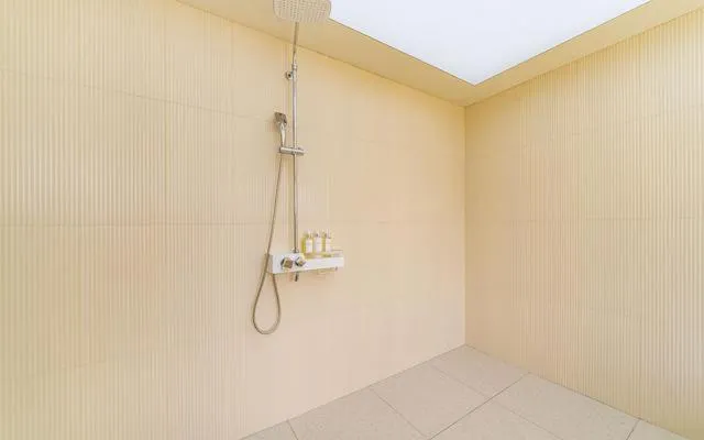 Shower in Hound Hotel Gijang Osiria