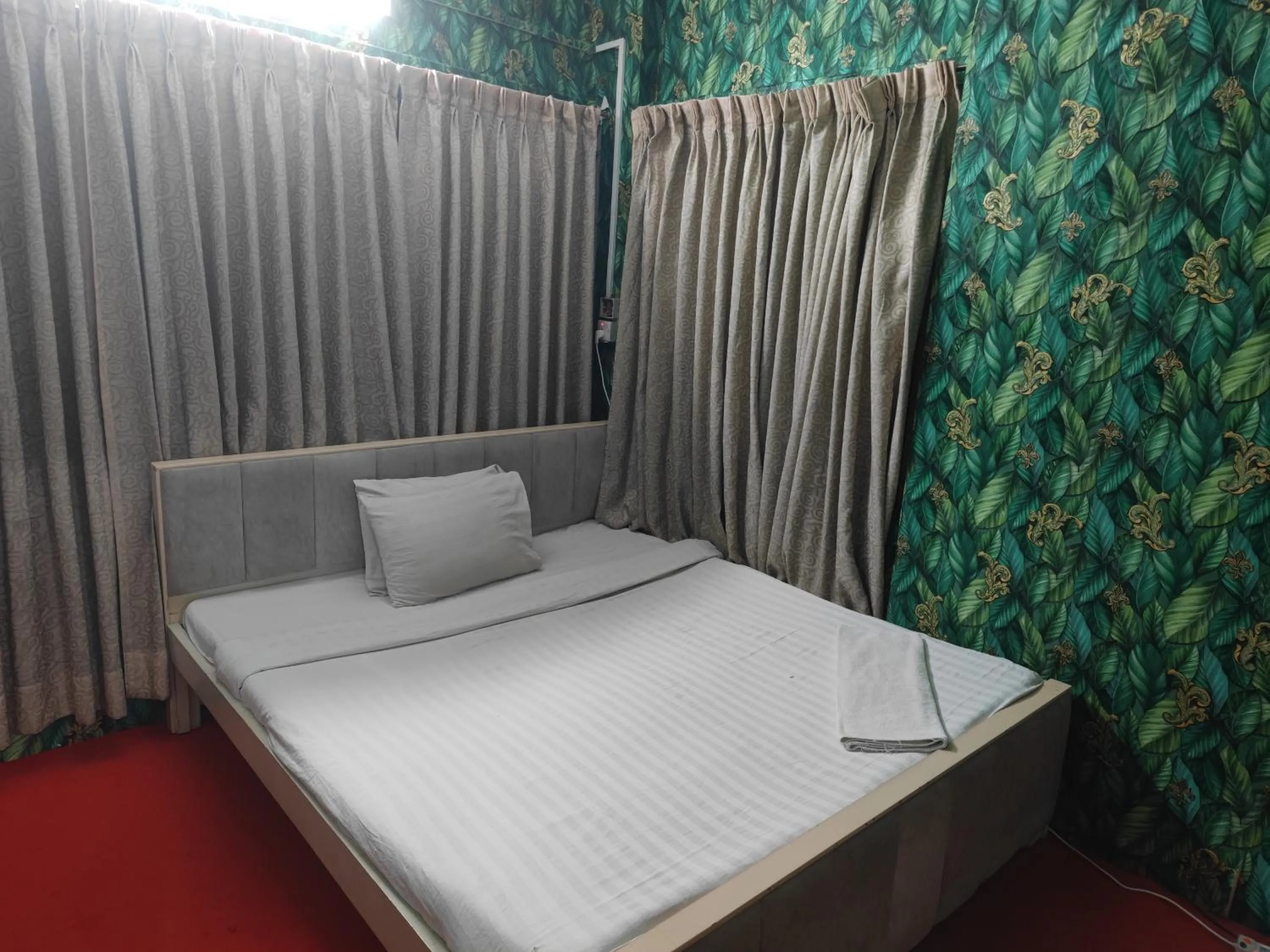 Bed in Hotel Golden Bird