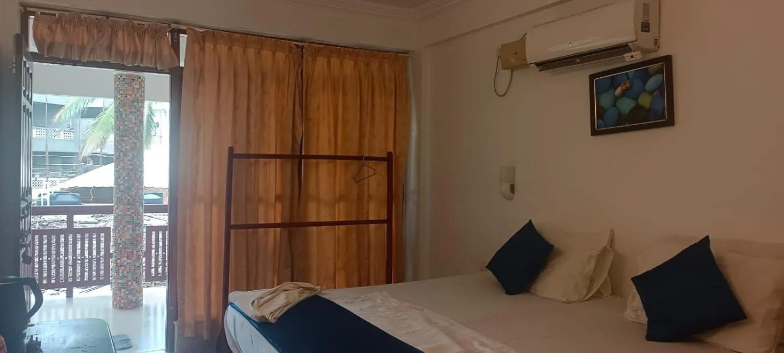 Bed in tippys beach resort