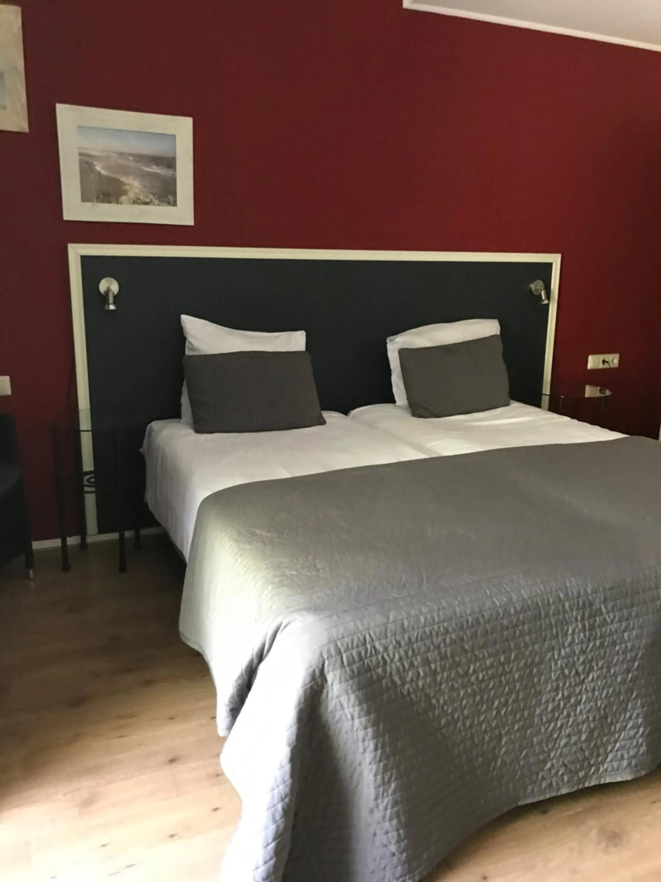 Bedroom, Bed in Fletcher Strandhotel Renesse