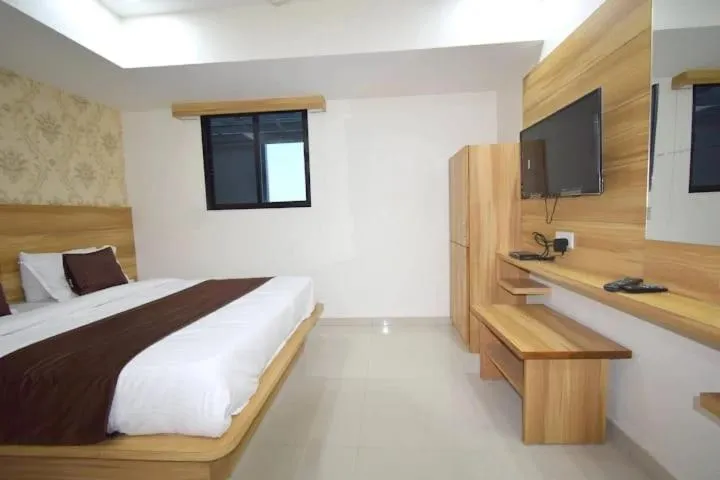 Bed in Hotel Midnight