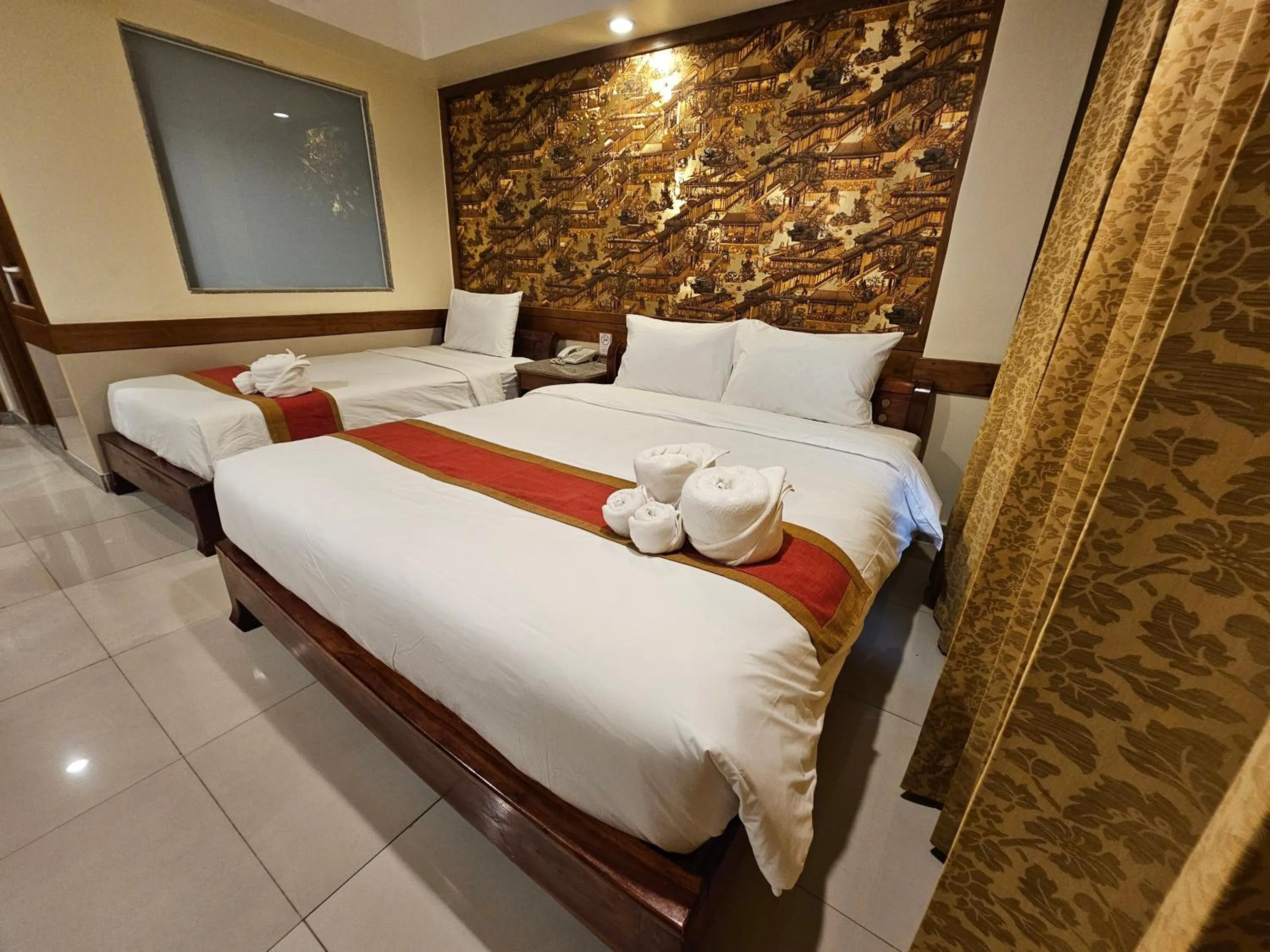 Photo of the whole room, Bed in Class Boutique Hotel