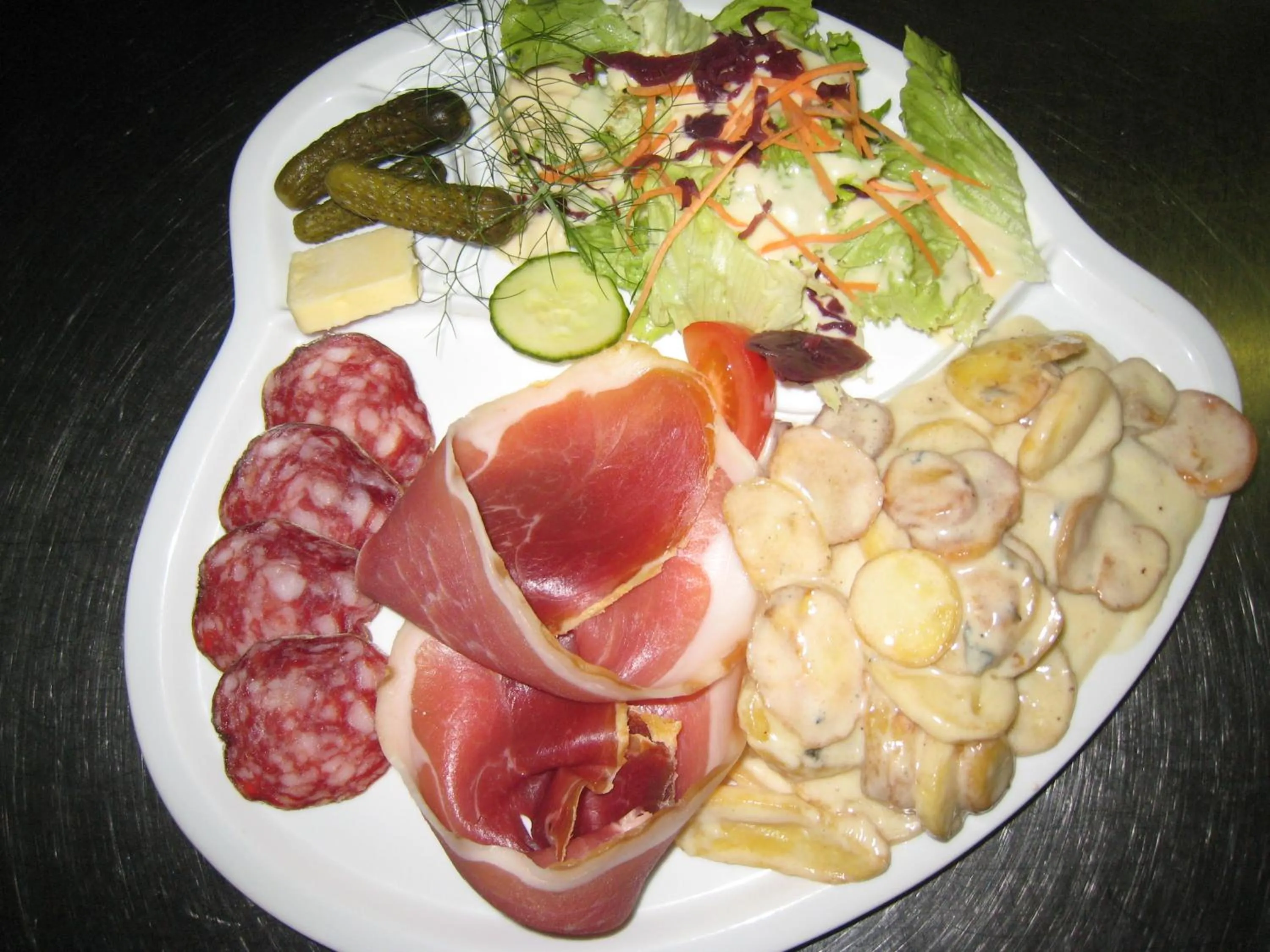 Restaurant/places to eat in La Renaissance