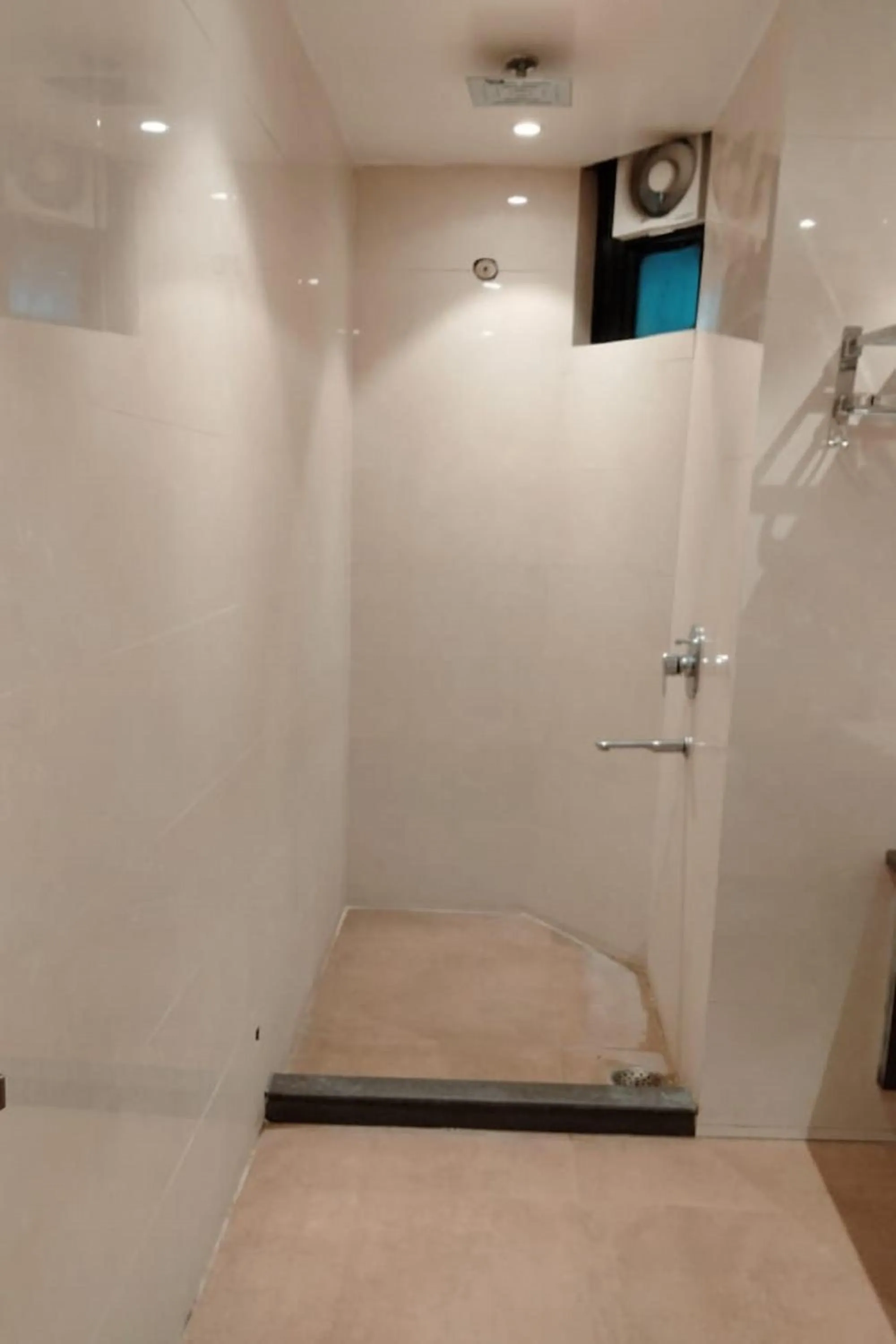 Shower in Hotel Park Regency