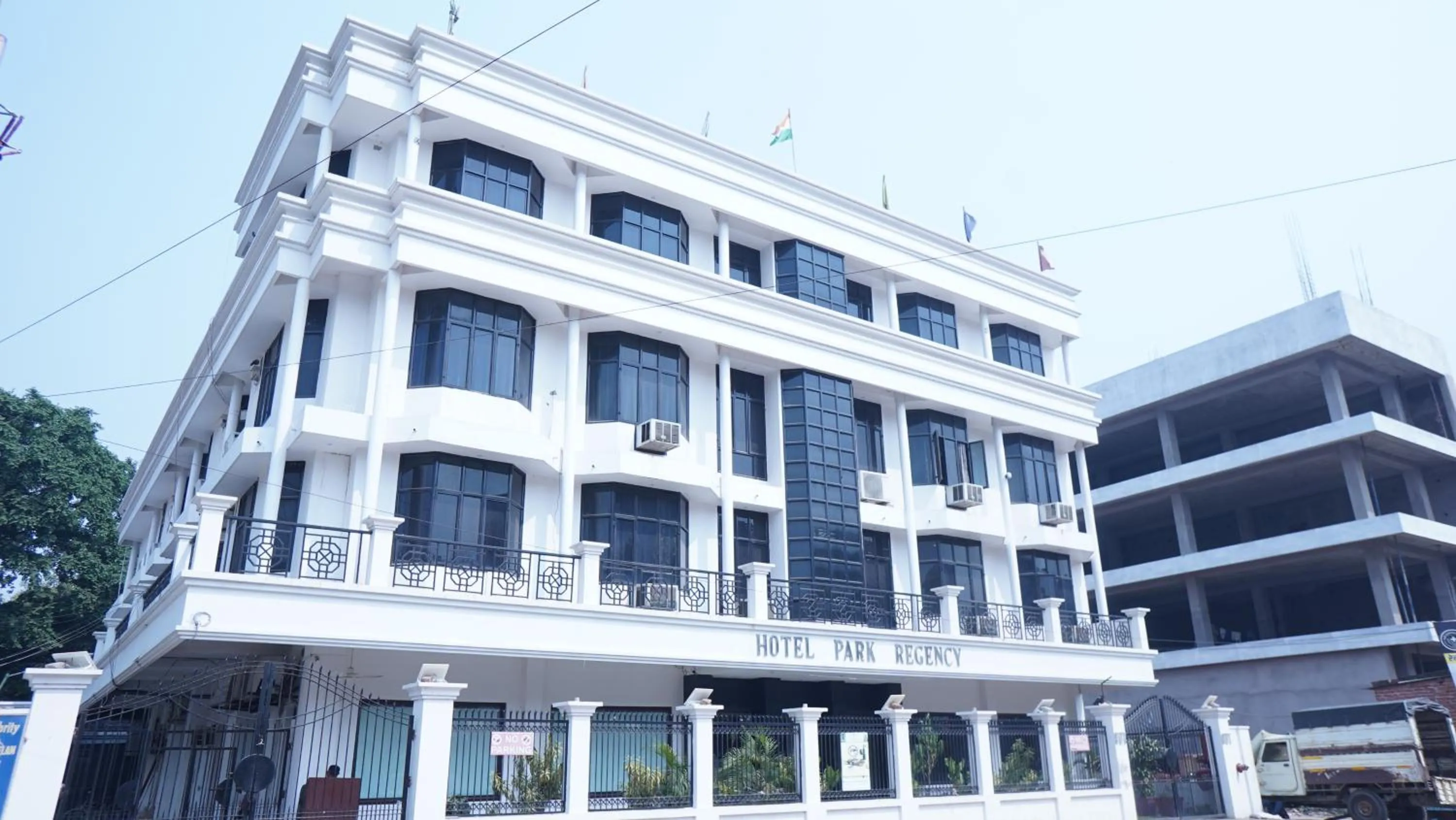 Facade/entrance in Hotel Park Regency