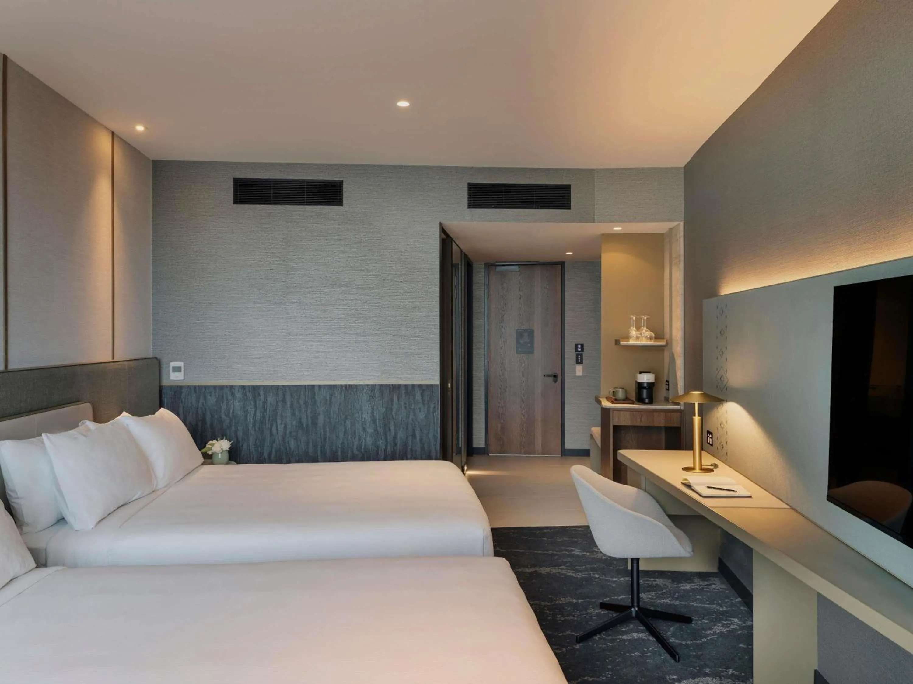 Bedroom, Bed in Pullman Auckland Airport