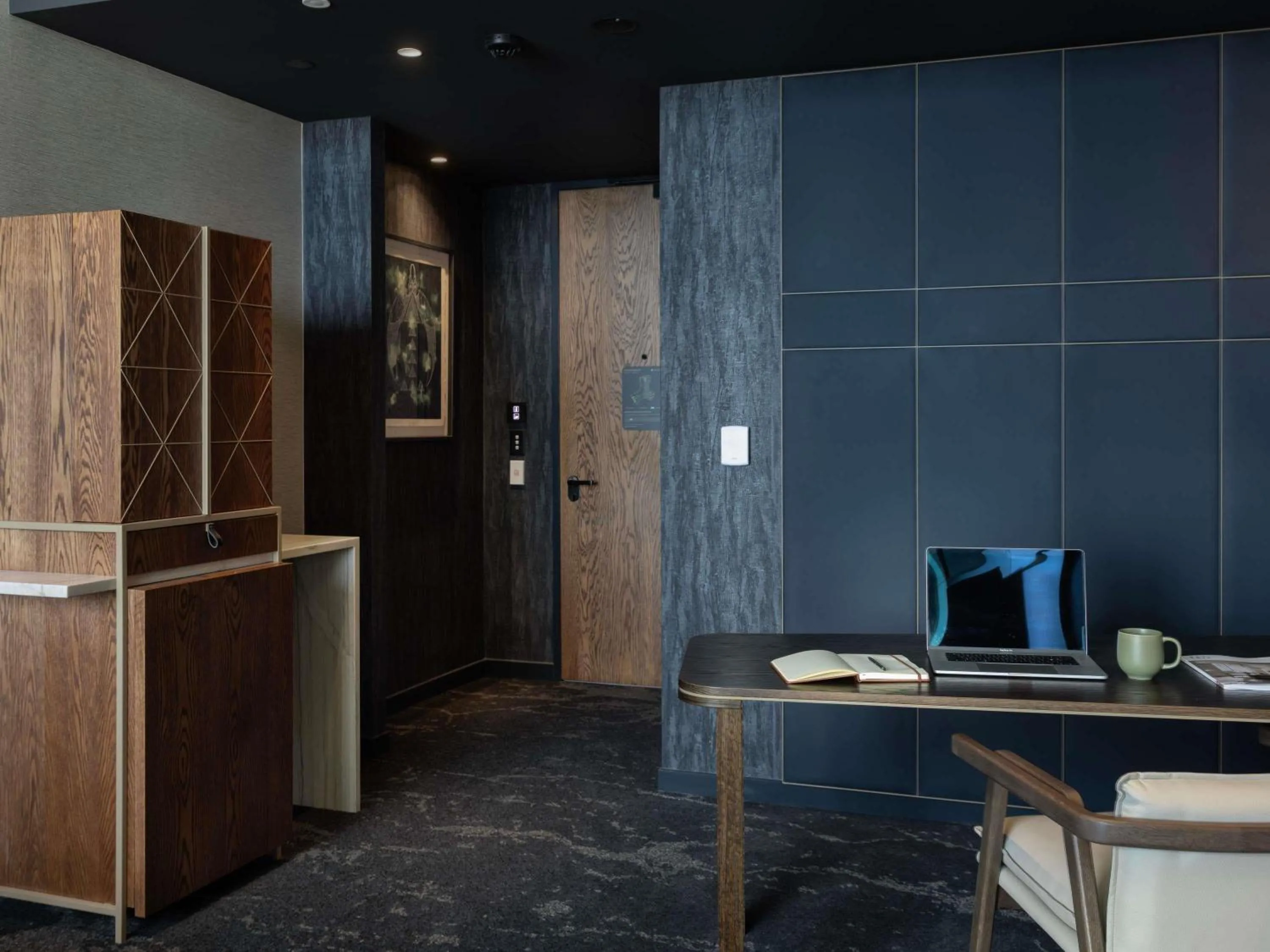 Bedroom in Pullman Auckland Airport