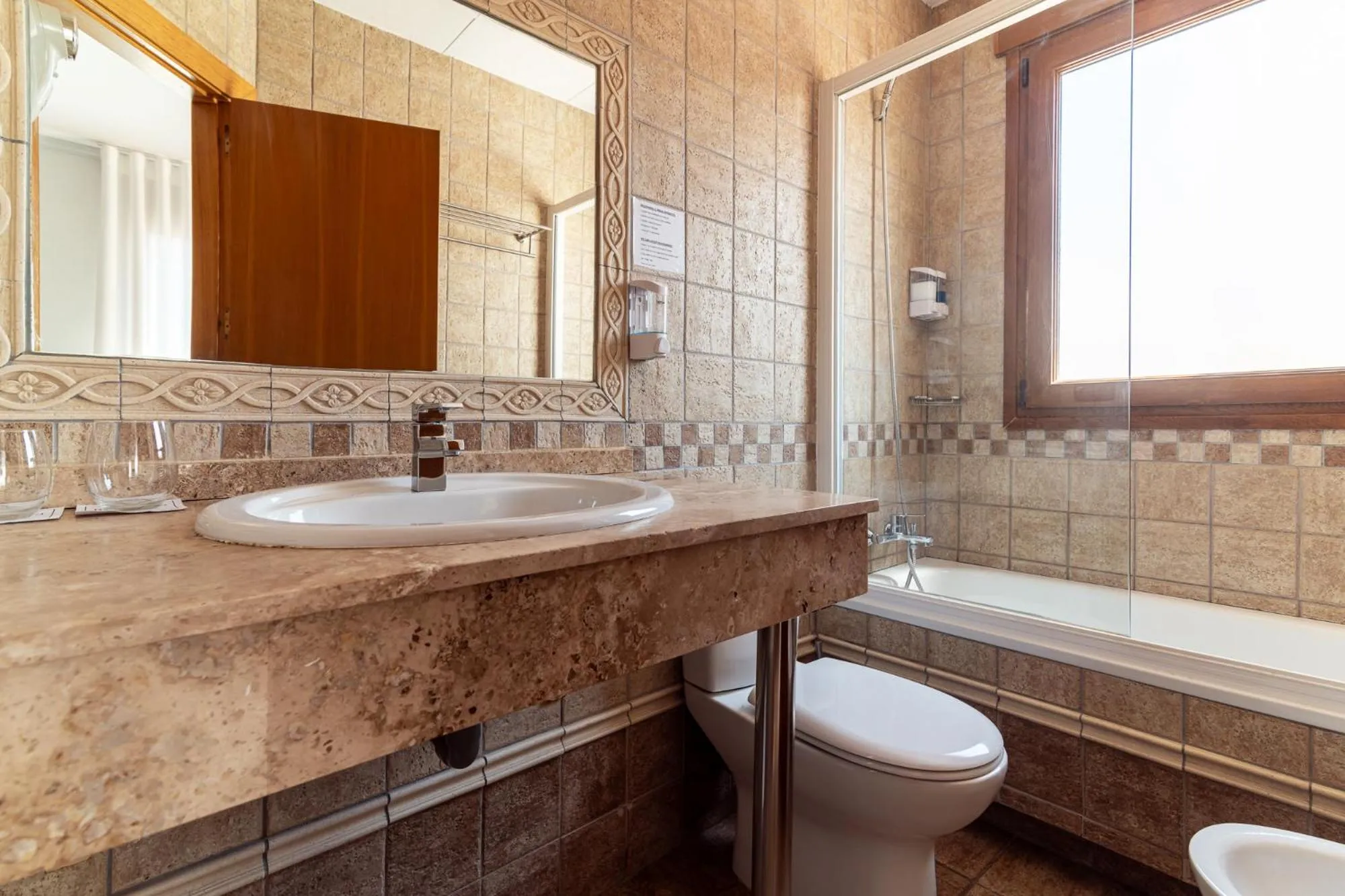 Toilet in Hotel Reina Mora