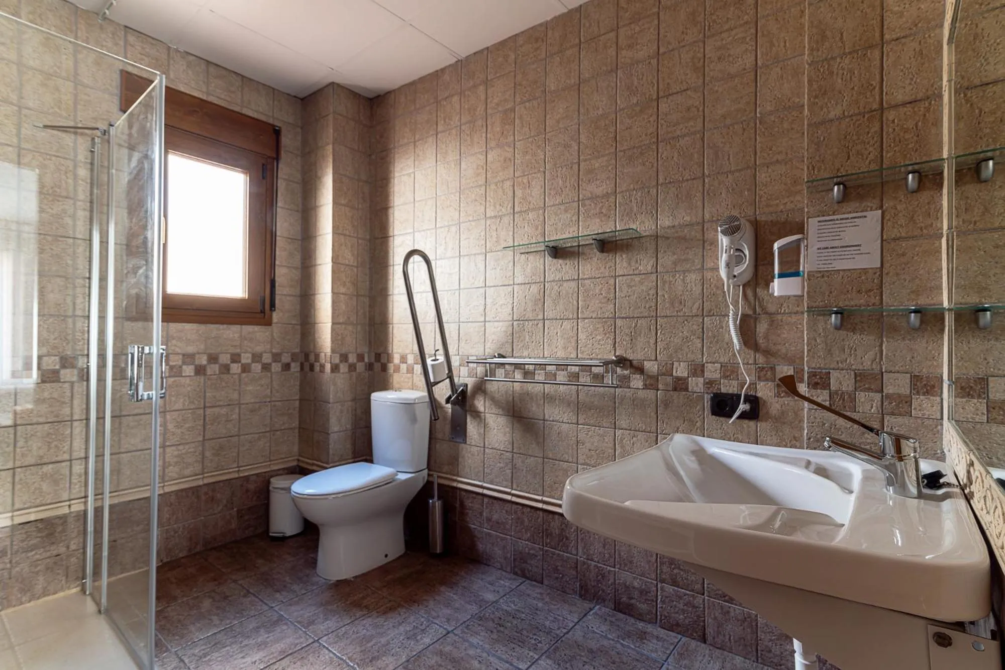 Shower in Hotel Reina Mora