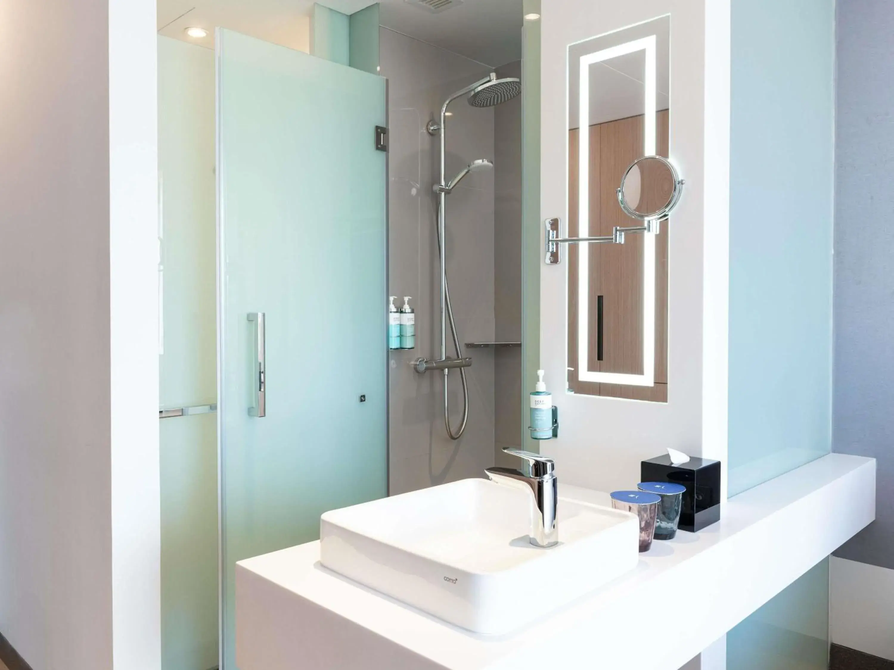 Superior Twin Room with City View in Novotel Phnom Penh BKK 1 Superior Twin Room with City View in Novotel Phnom Penh BKK 1