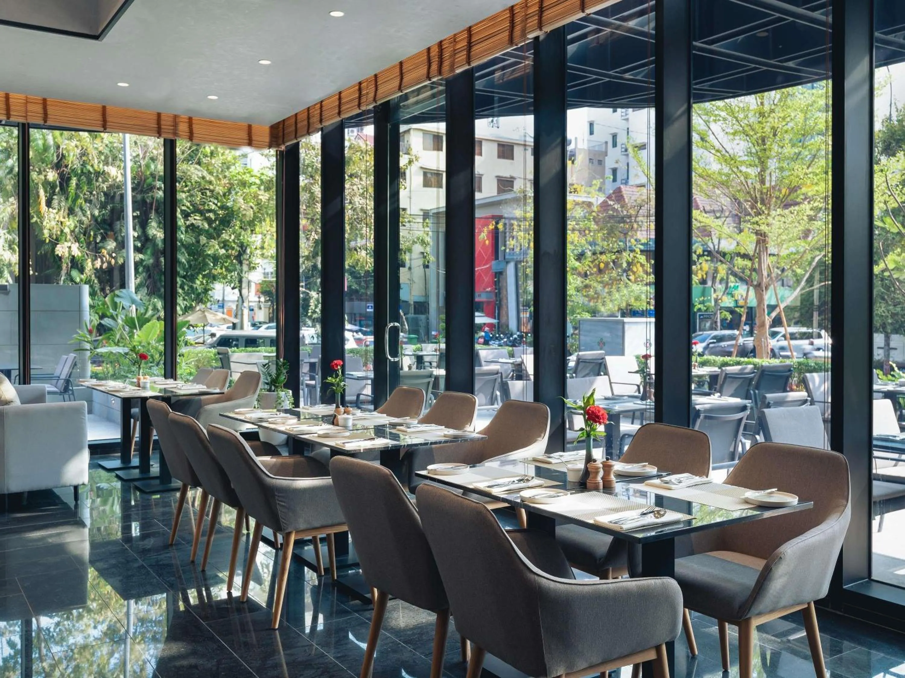 Restaurant/places to eat in Novotel Phnom Penh BKK 1