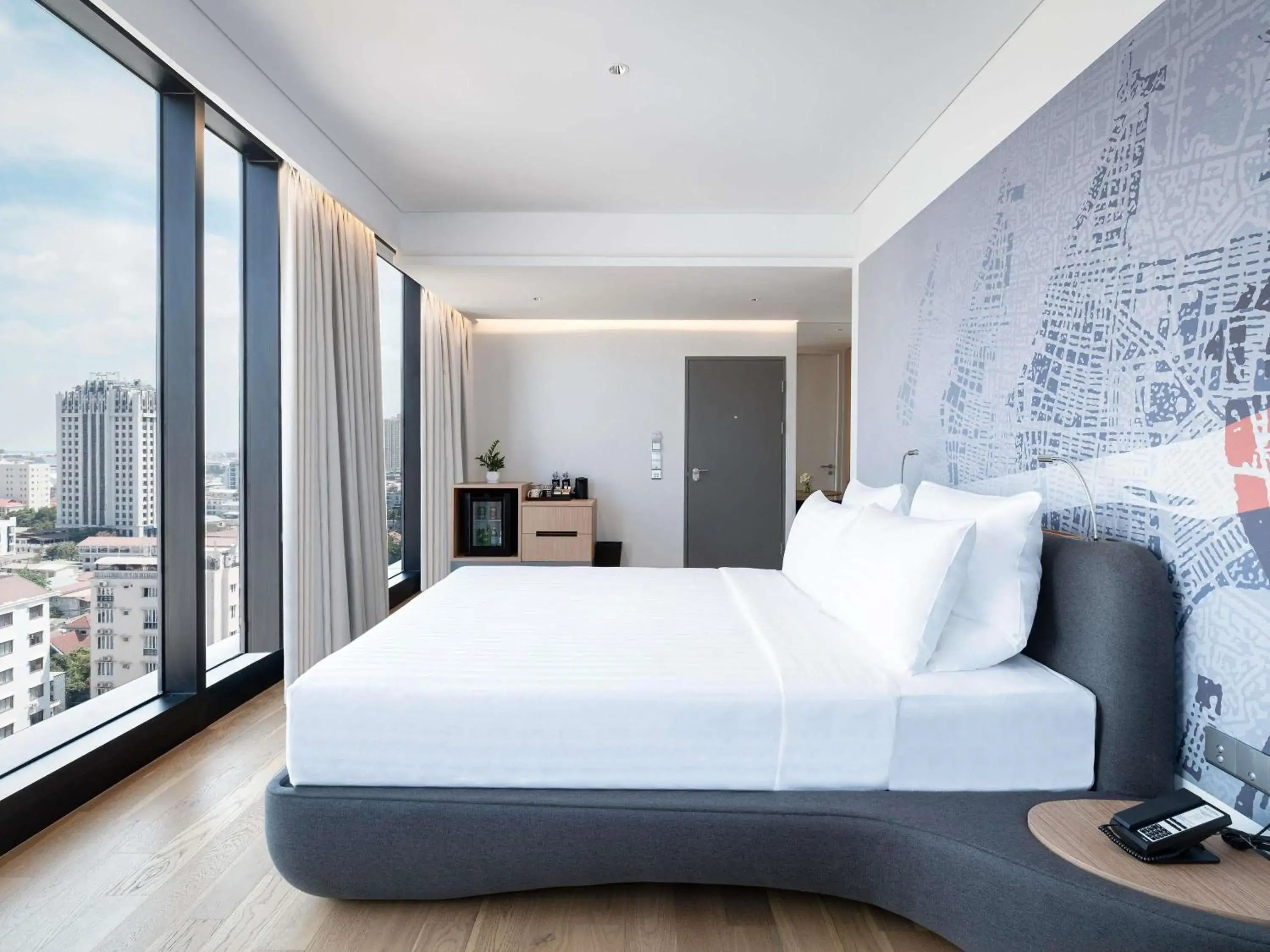 Deluxe King Room in Novotel Phnom Penh BKK 1 Deluxe King Room in Novotel Phnom Penh BKK 1