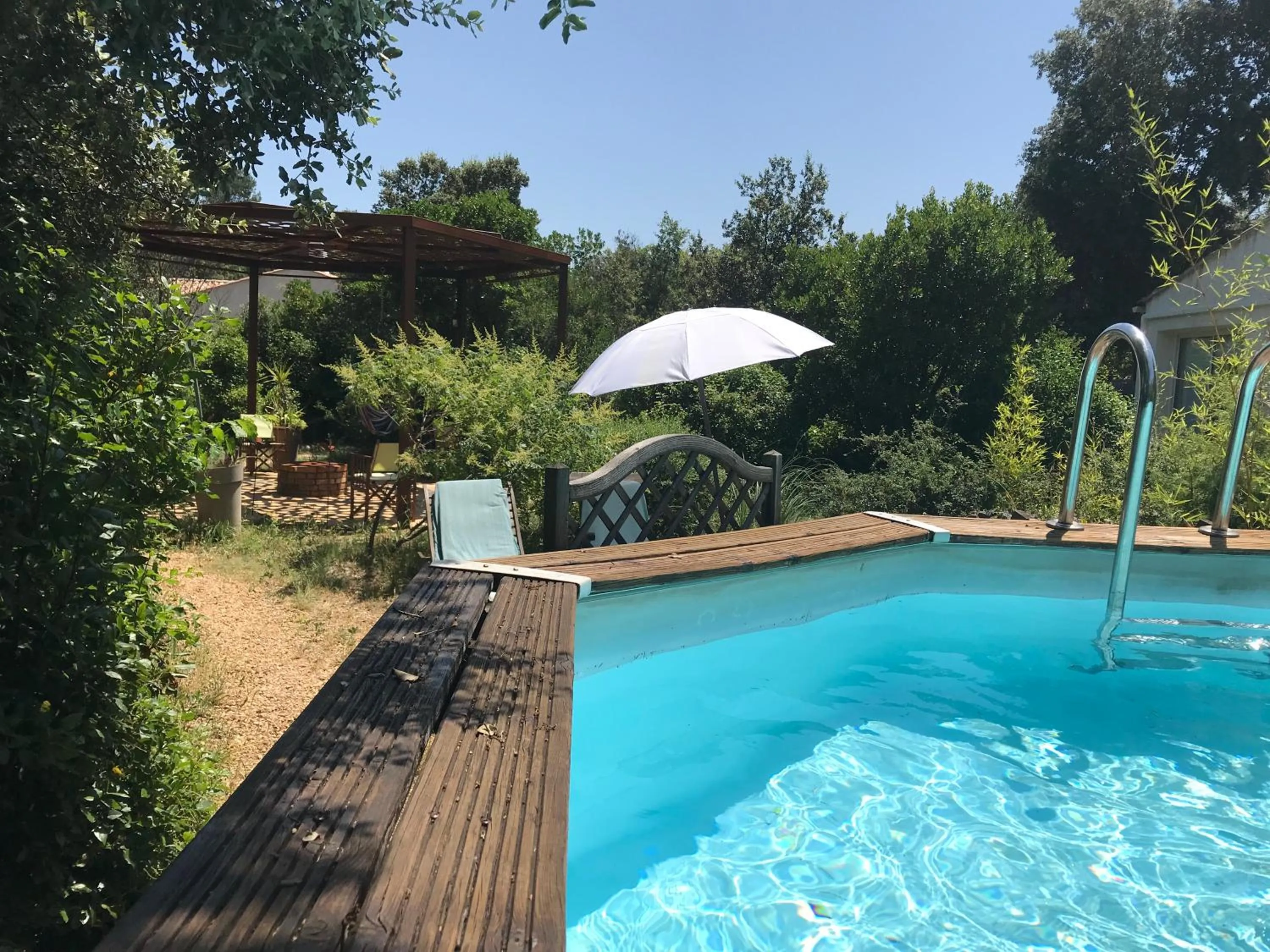 Property building in Ecolodges en Provence