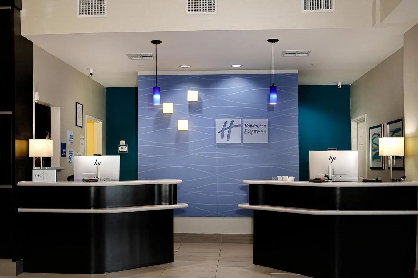 Lobby or reception in Holiday Inn Express & Suites Houston Northwest-Brookhollow by IHG