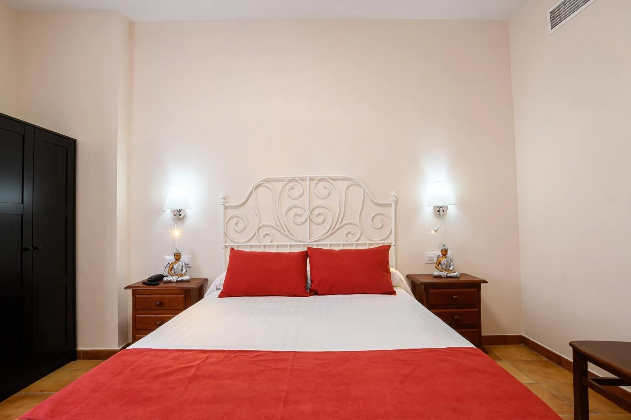 Bed in Hotel H28 Camas