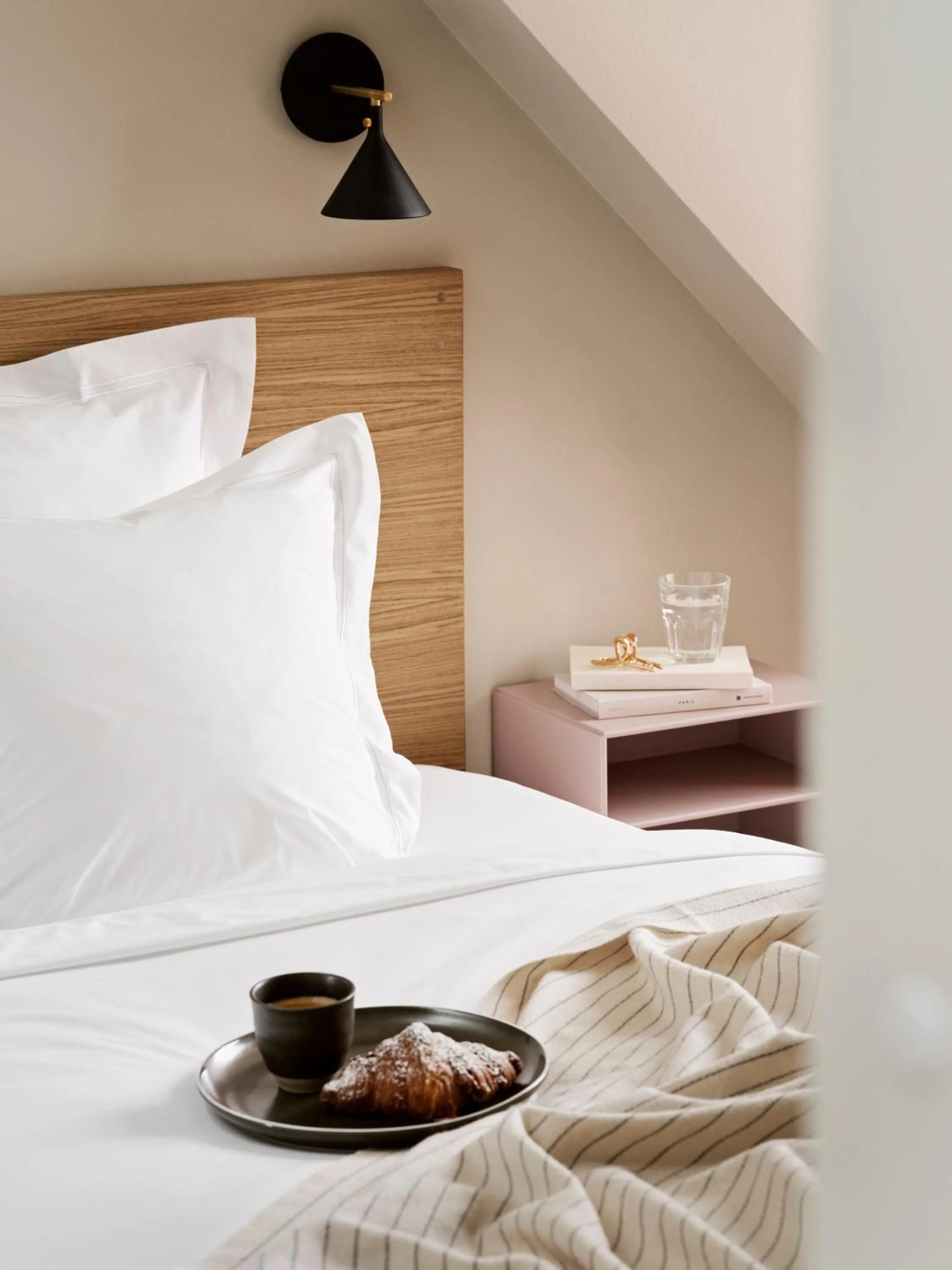 Bed in Aura Apartment Hotel