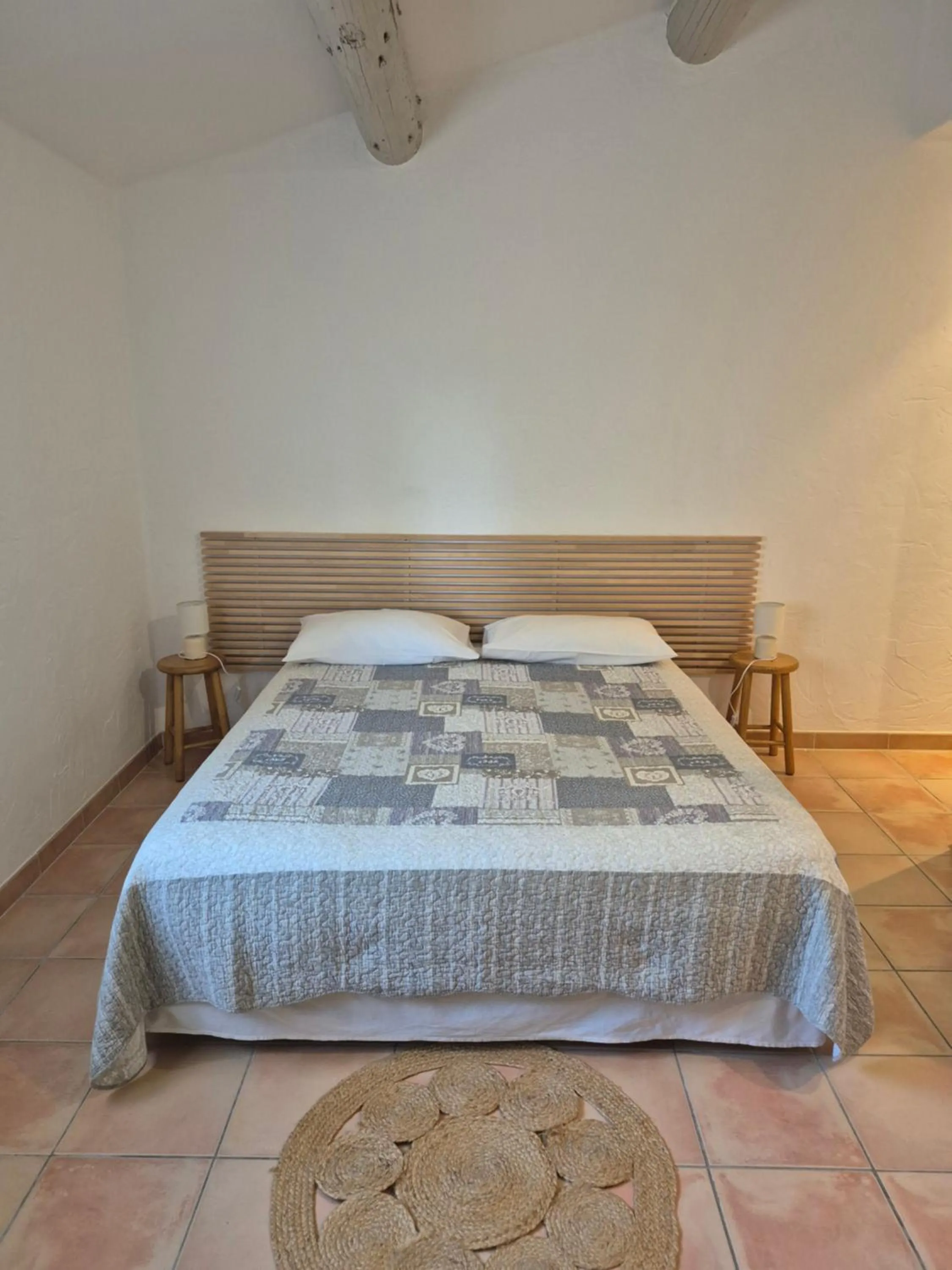 Bed in Mas Clement - Chambre et table d'hôtes