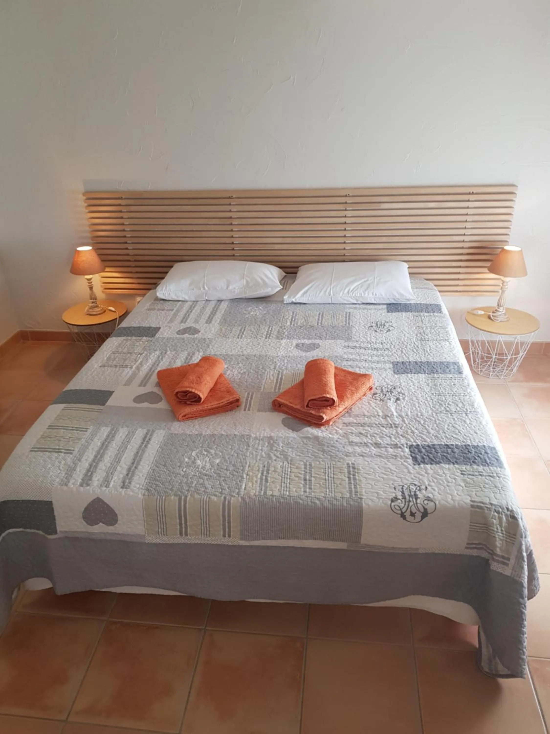 Photo of the whole room, Bed in Mas Clement - Chambre et table d'hôtes