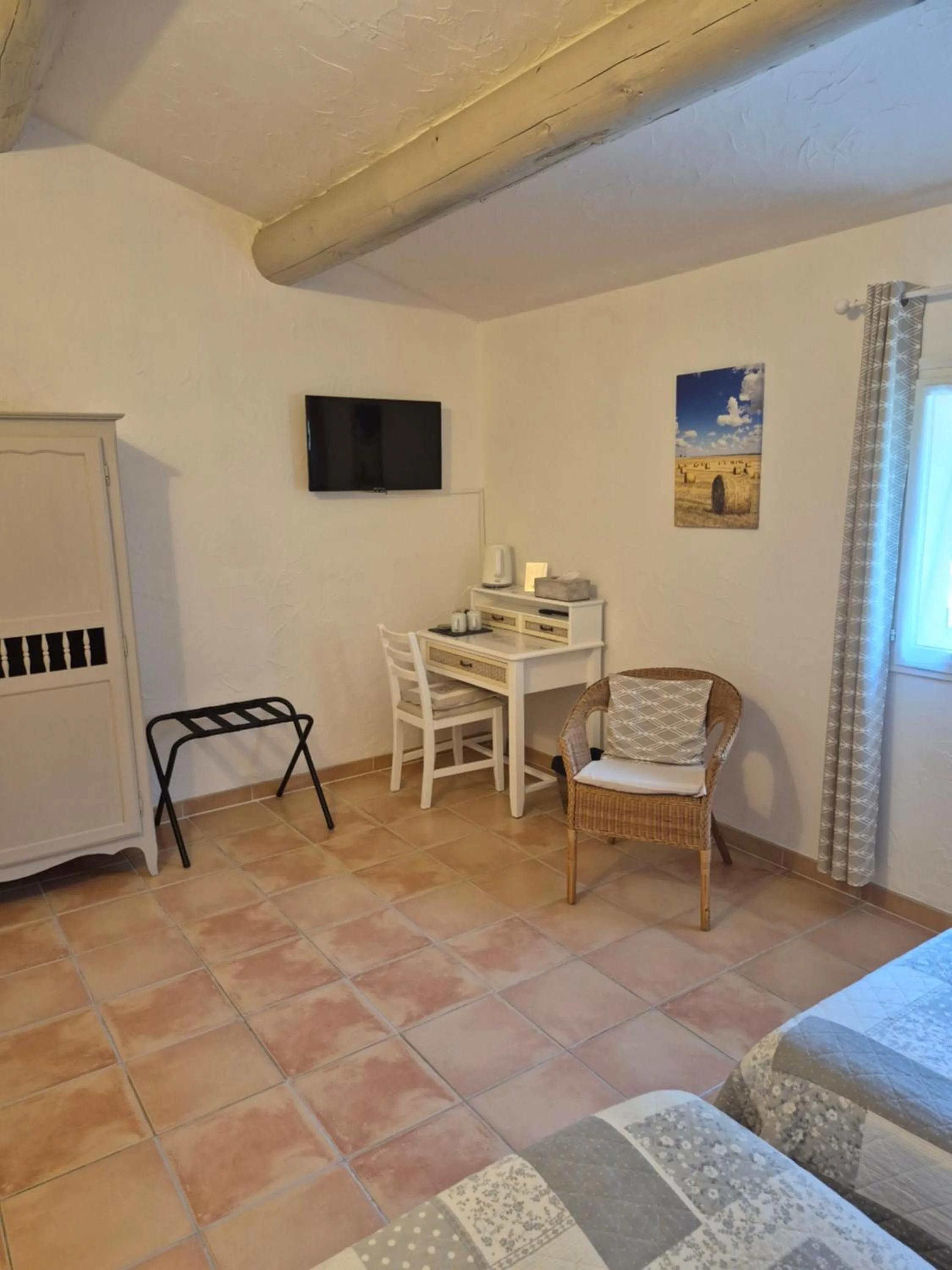 TV and multimedia in Mas Clement - Chambre et table d'hôtes