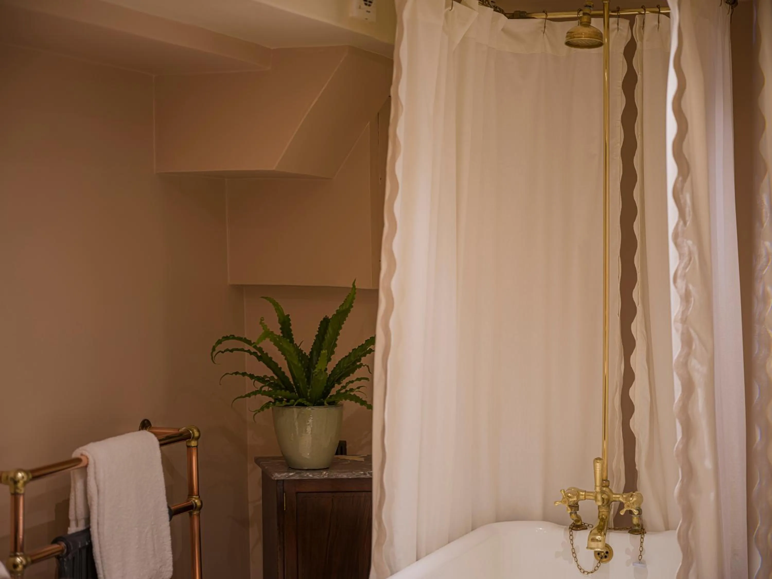 Shower in The Rookery