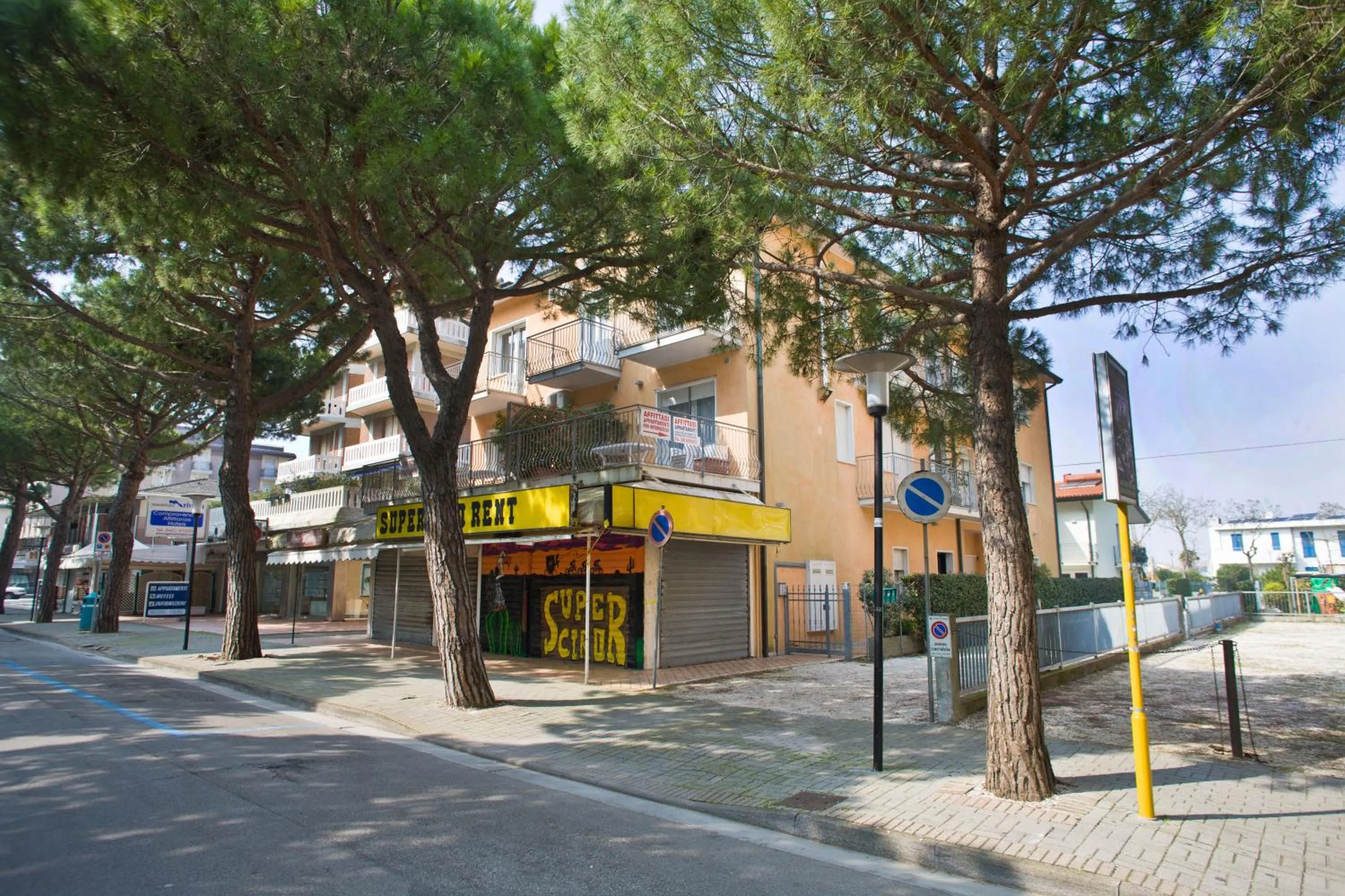 Property building in Villa Hanna