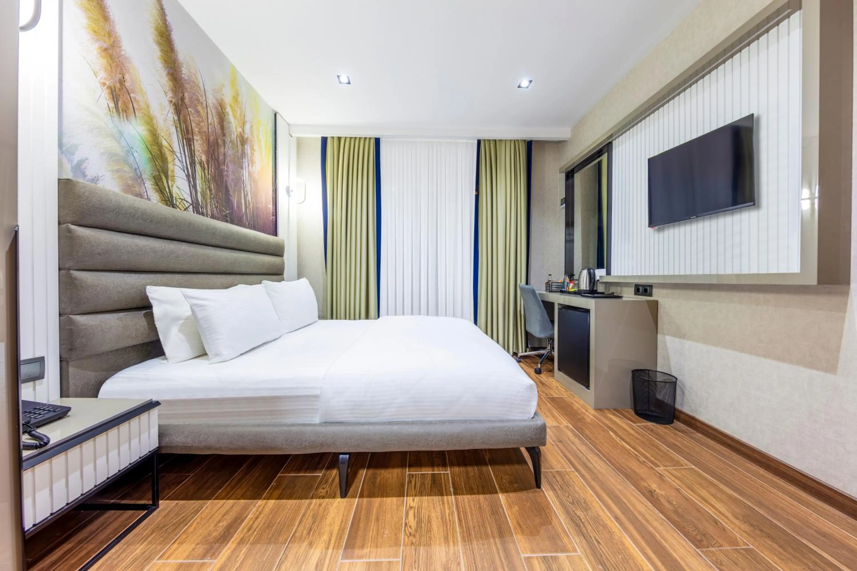 Bed in Dem Premium Hotel - Round Trip Airport Service - Istanbul International Airport