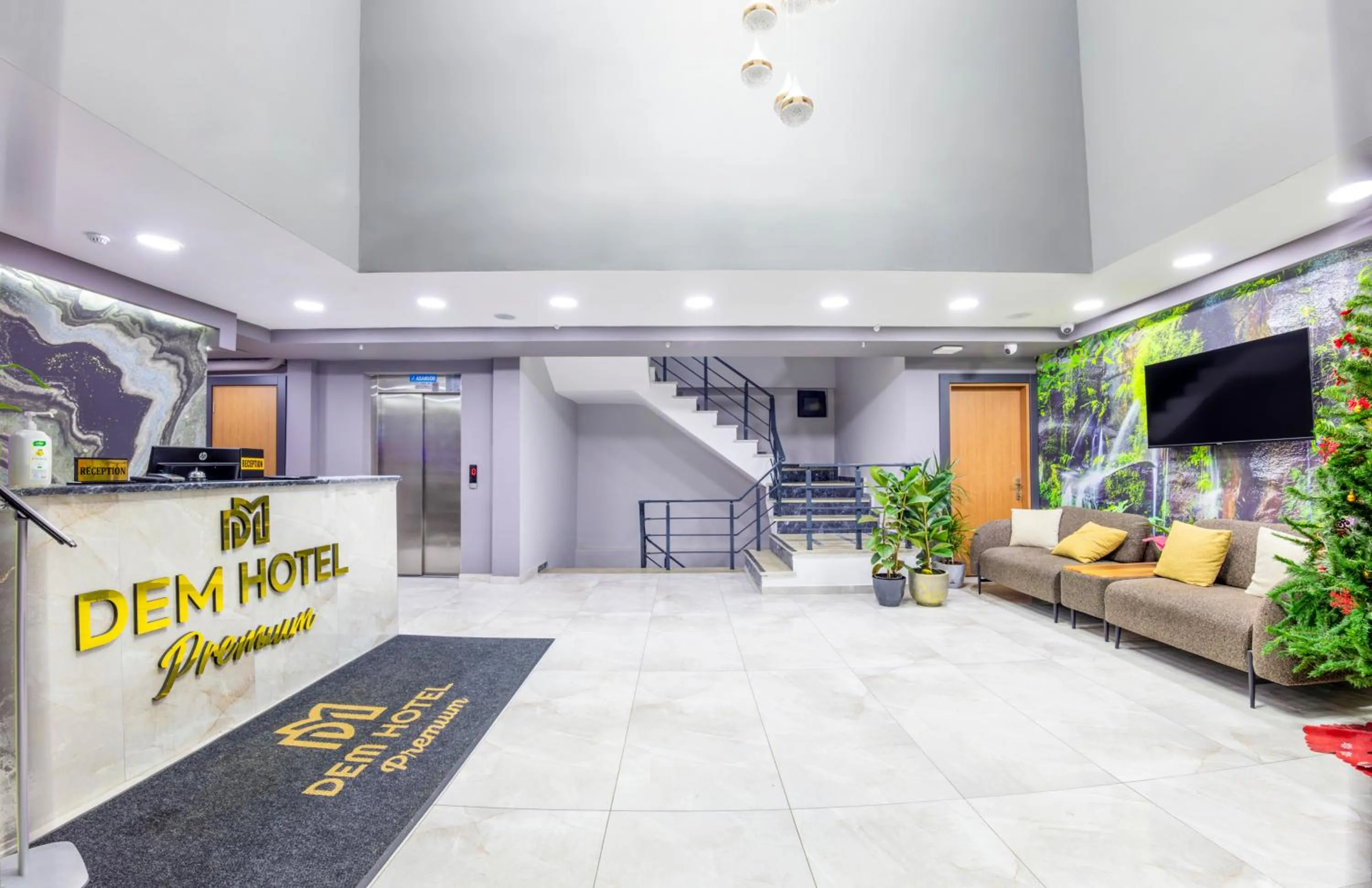 Lobby or reception in Dem Premium Hotel - Round Trip Airport Service - Istanbul International Airport