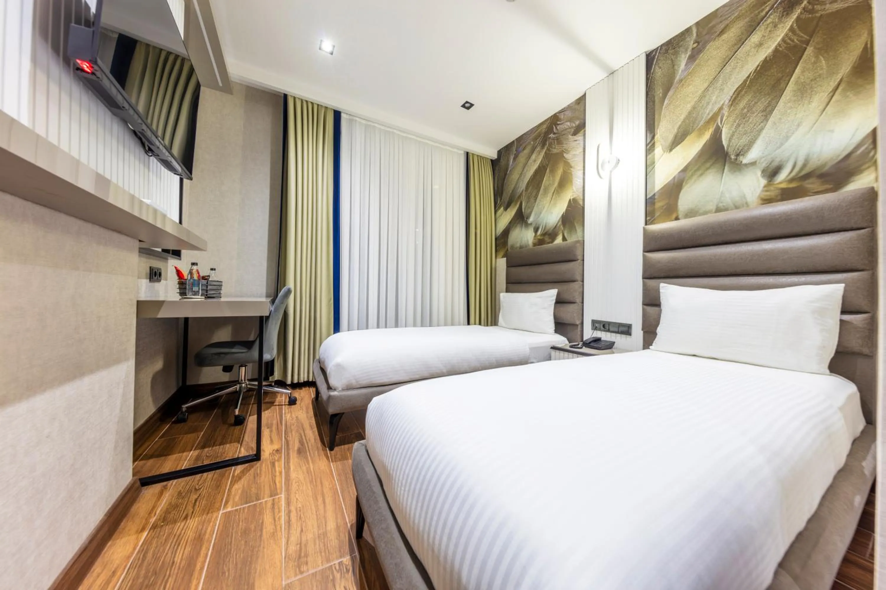 Bed in Dem Premium Hotel - Round Trip Airport Service - Istanbul International Airport