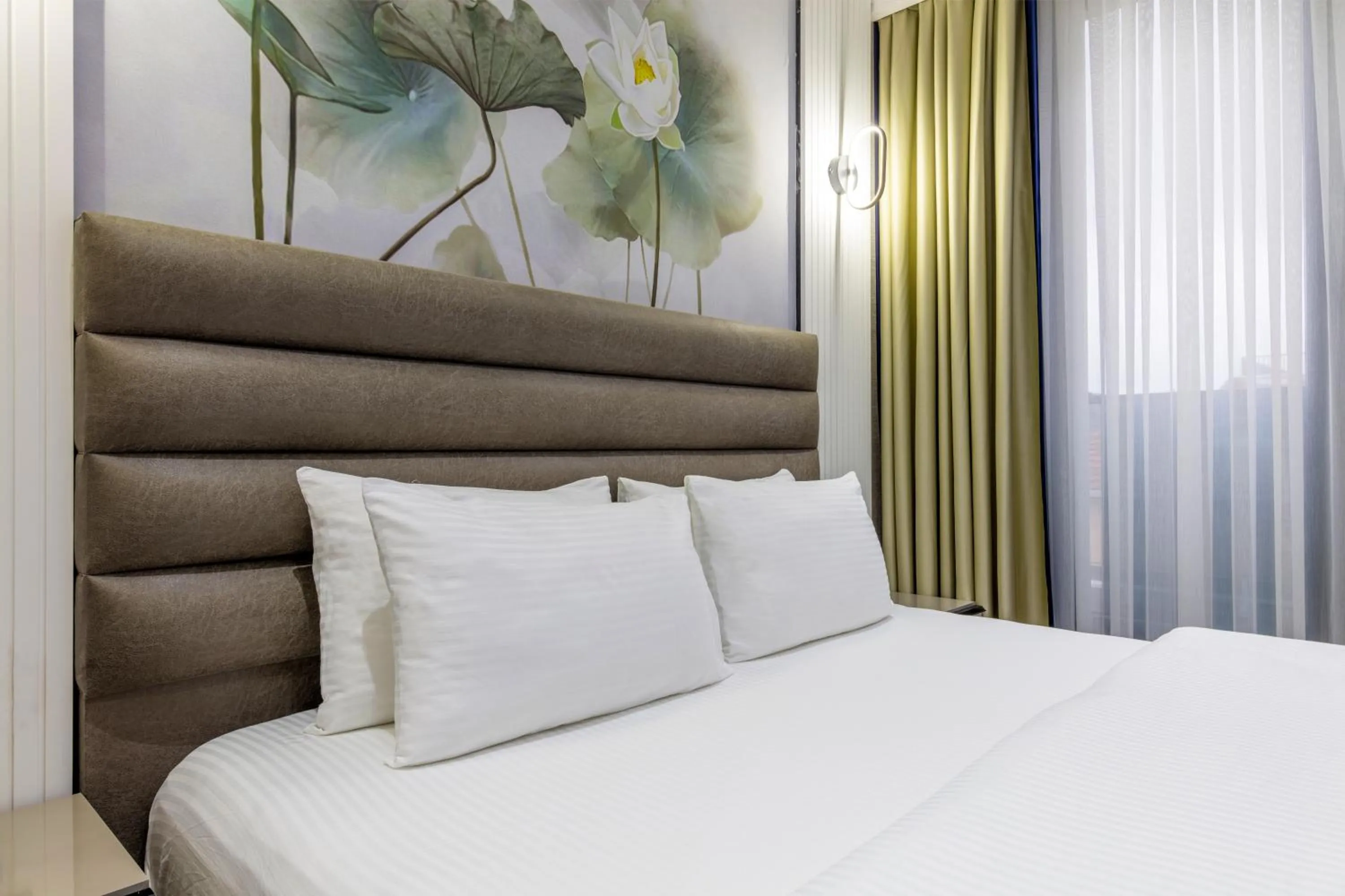 Bed in Dem Premium Hotel - Round Trip Airport Service - Istanbul International Airport