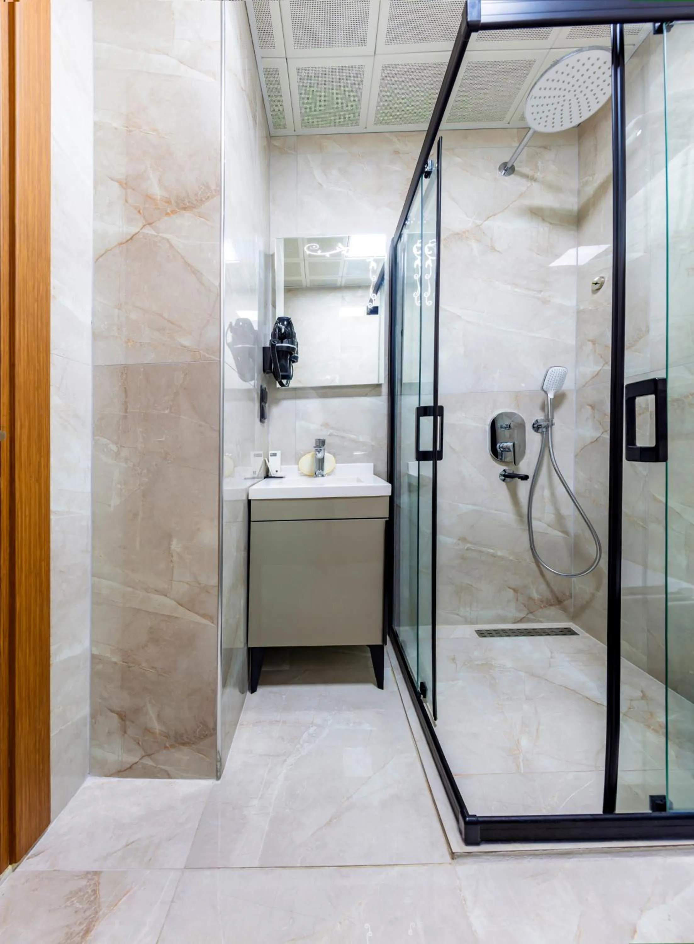 Shower in Dem Premium Hotel - Round Trip Airport Service - Istanbul International Airport