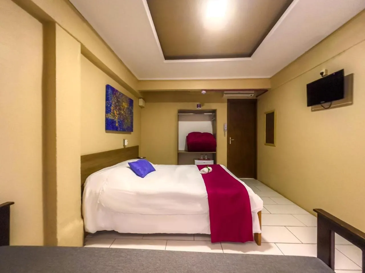 Bedroom in Luzzy Hotel