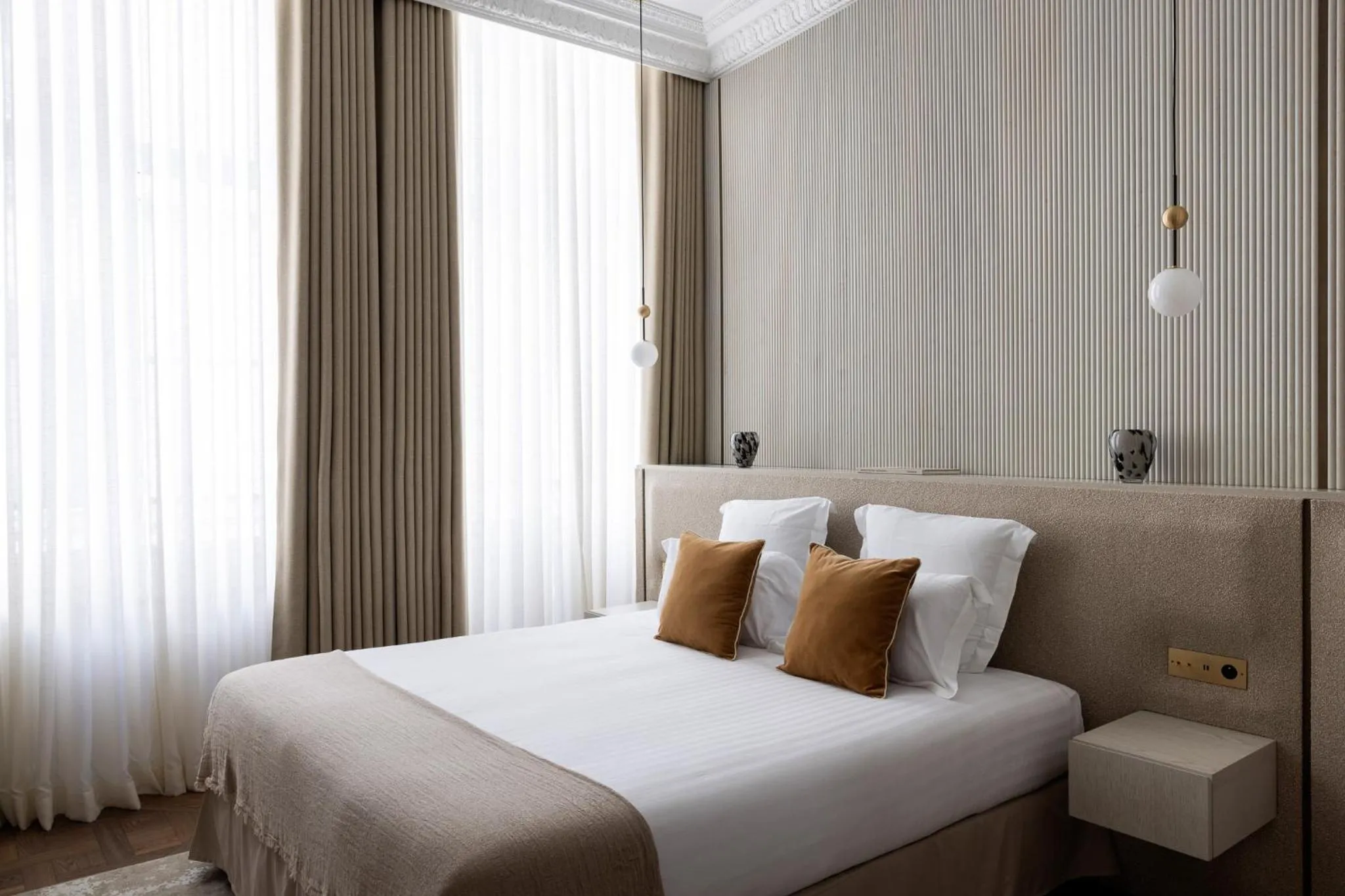 Bed in HIGHSTAY - Luxury Serviced Apartments - Le Marais