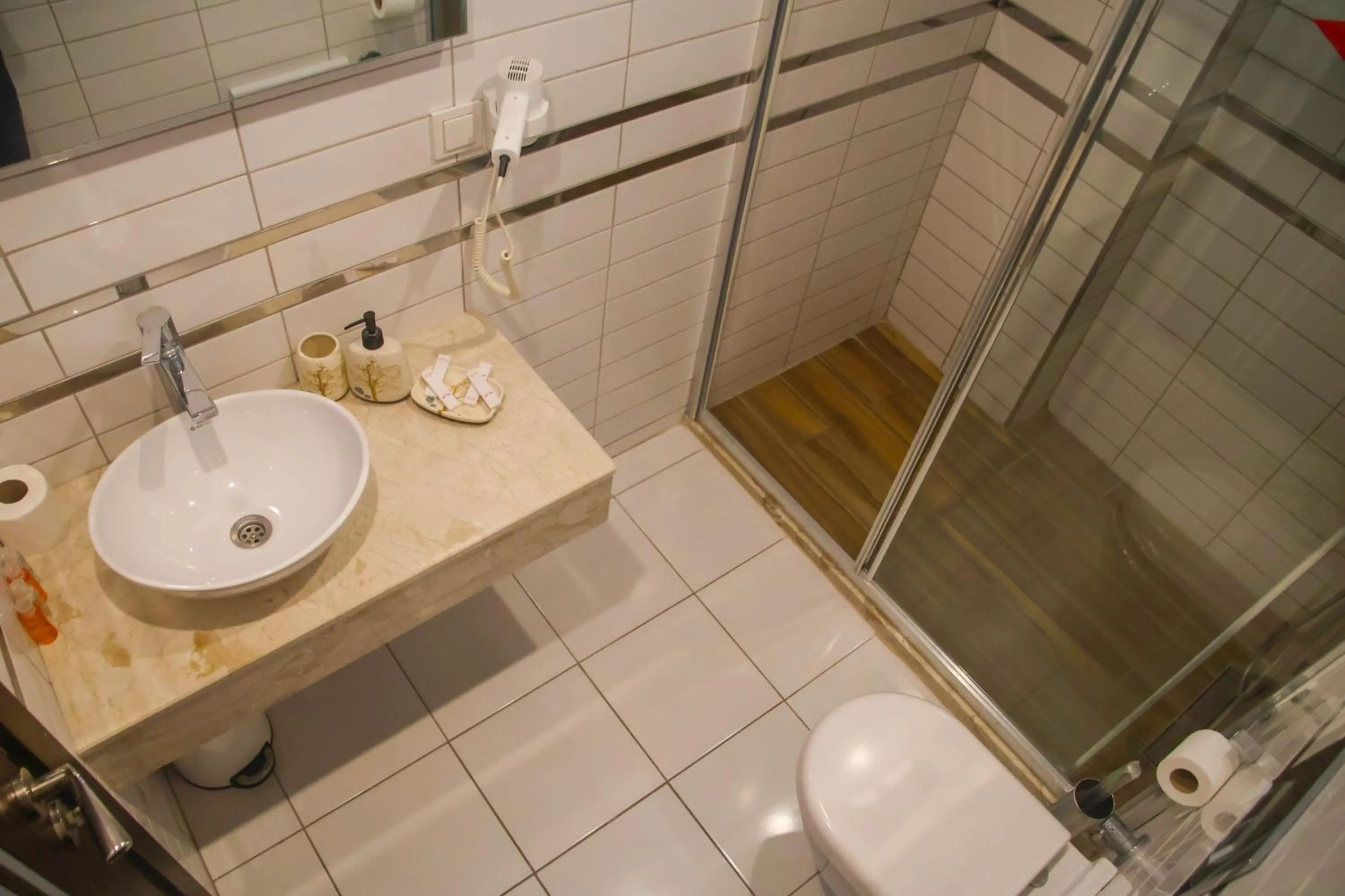 Bathroom in Hermes Hotel