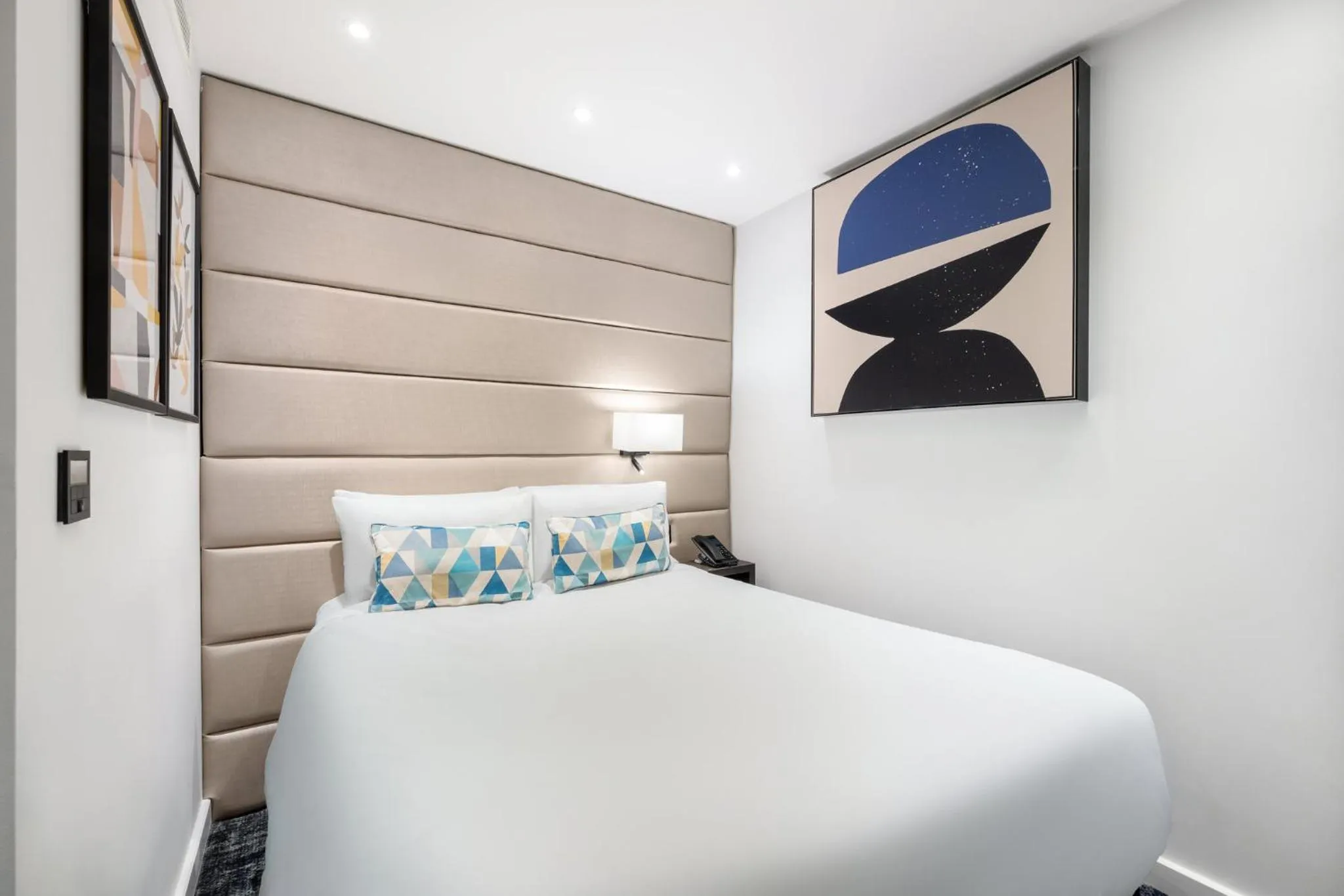 Photo of the whole room, Bed in voco London Marylebone by IHG