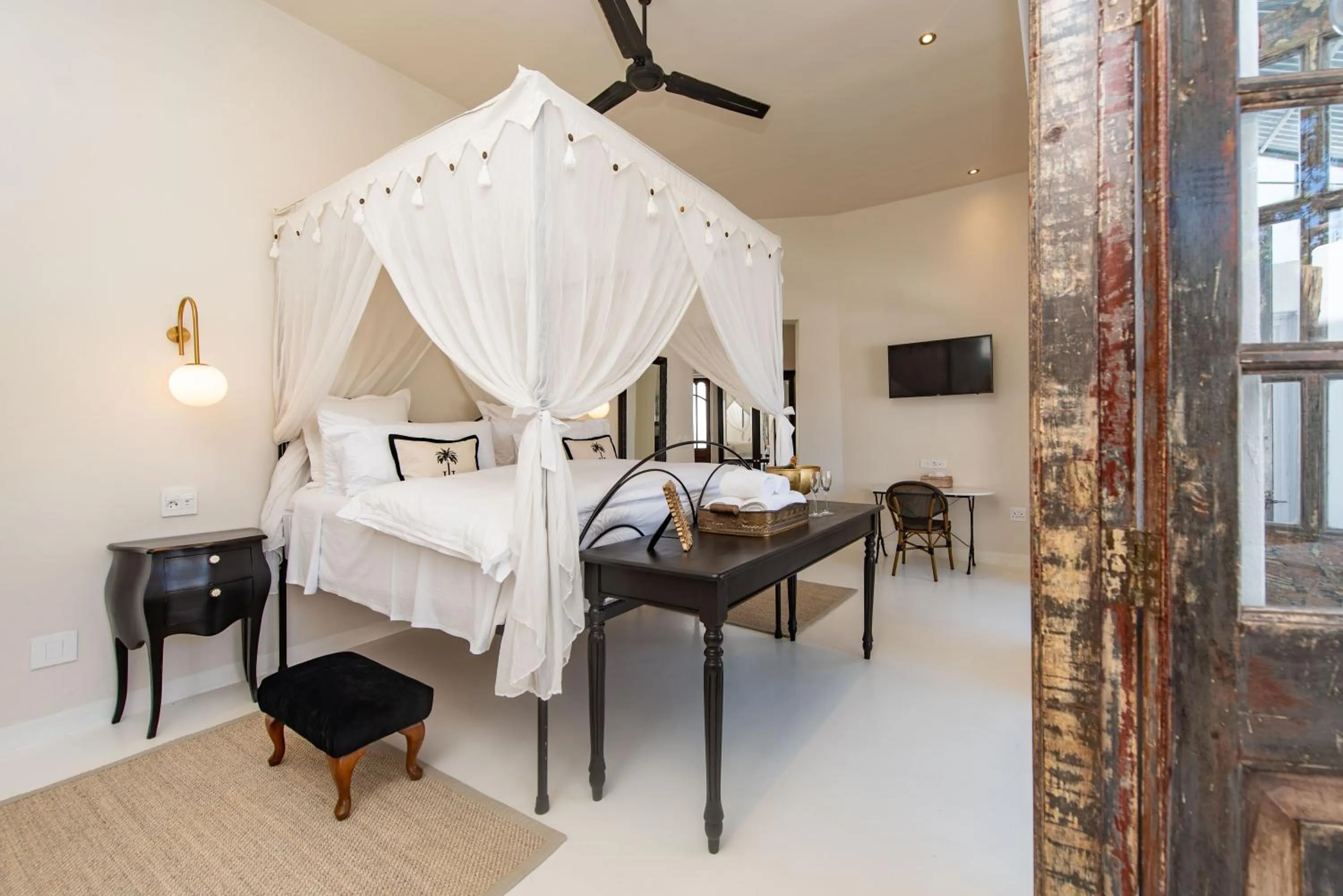 Bedroom, Bed in The Ivory Haus