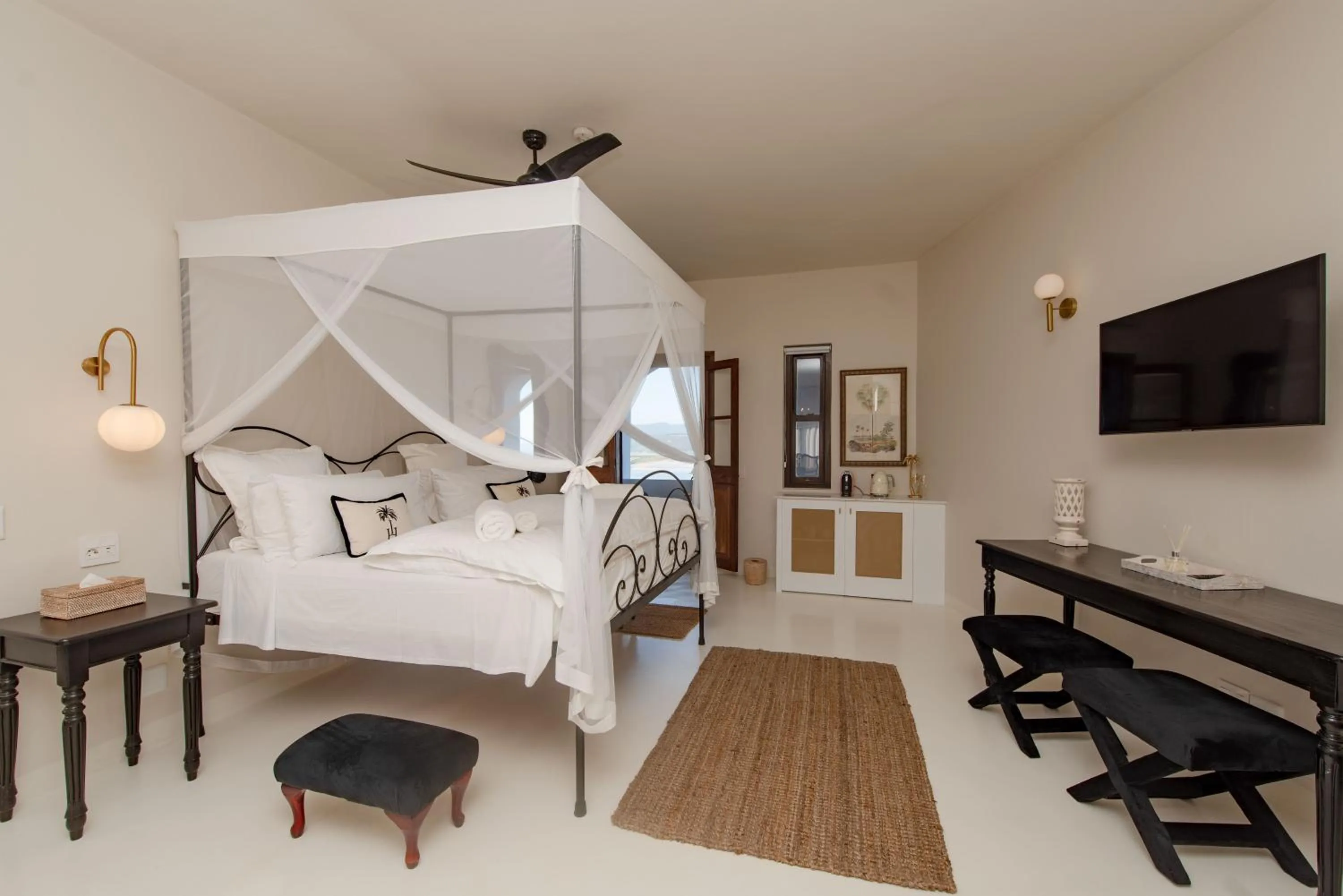Bedroom, Bed in The Ivory Haus