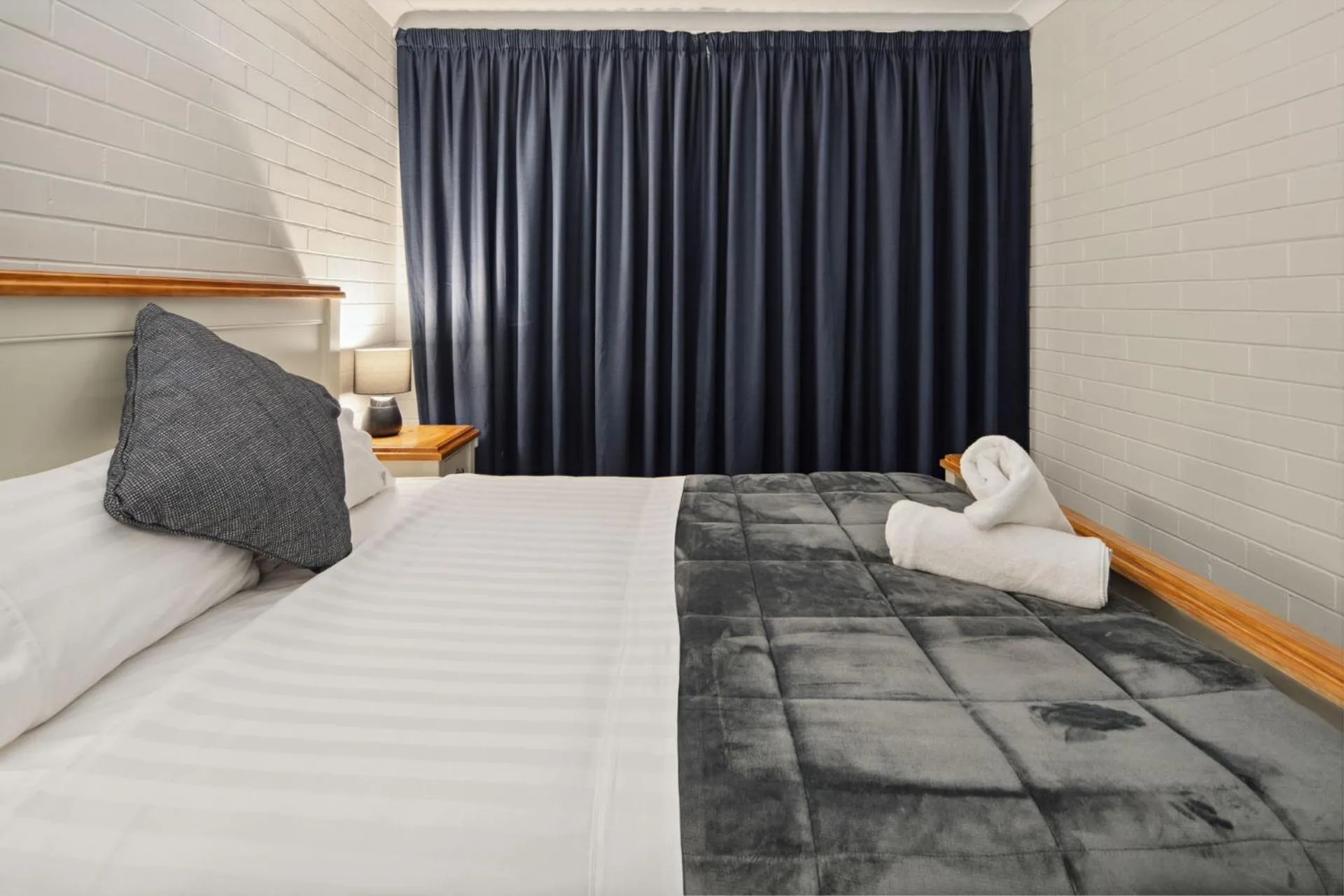 Bedroom, Bed in 549 Apartments