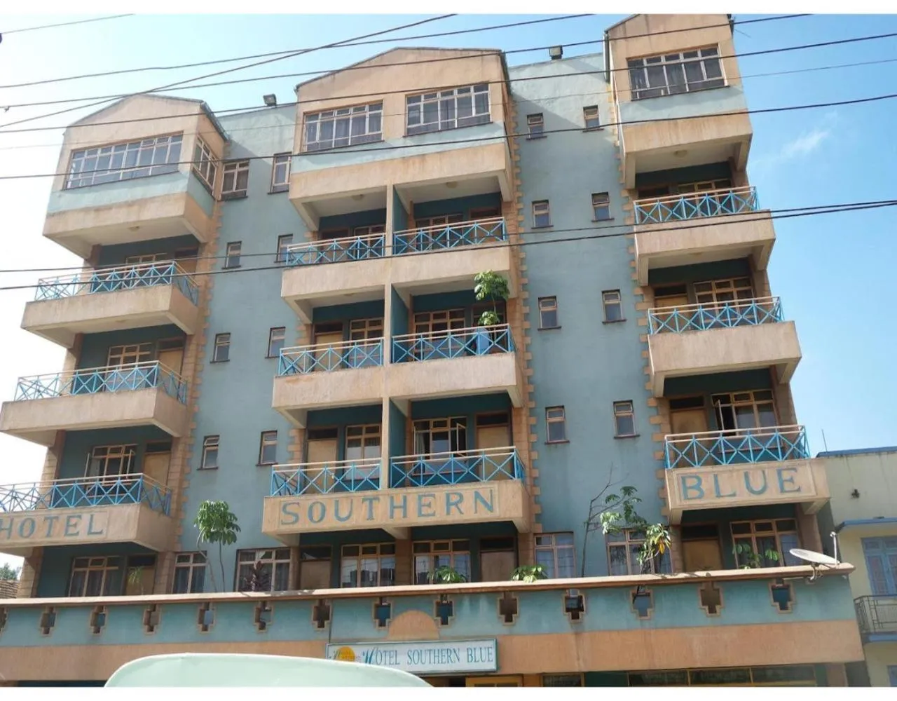 Property building in Hotel Southern Blue