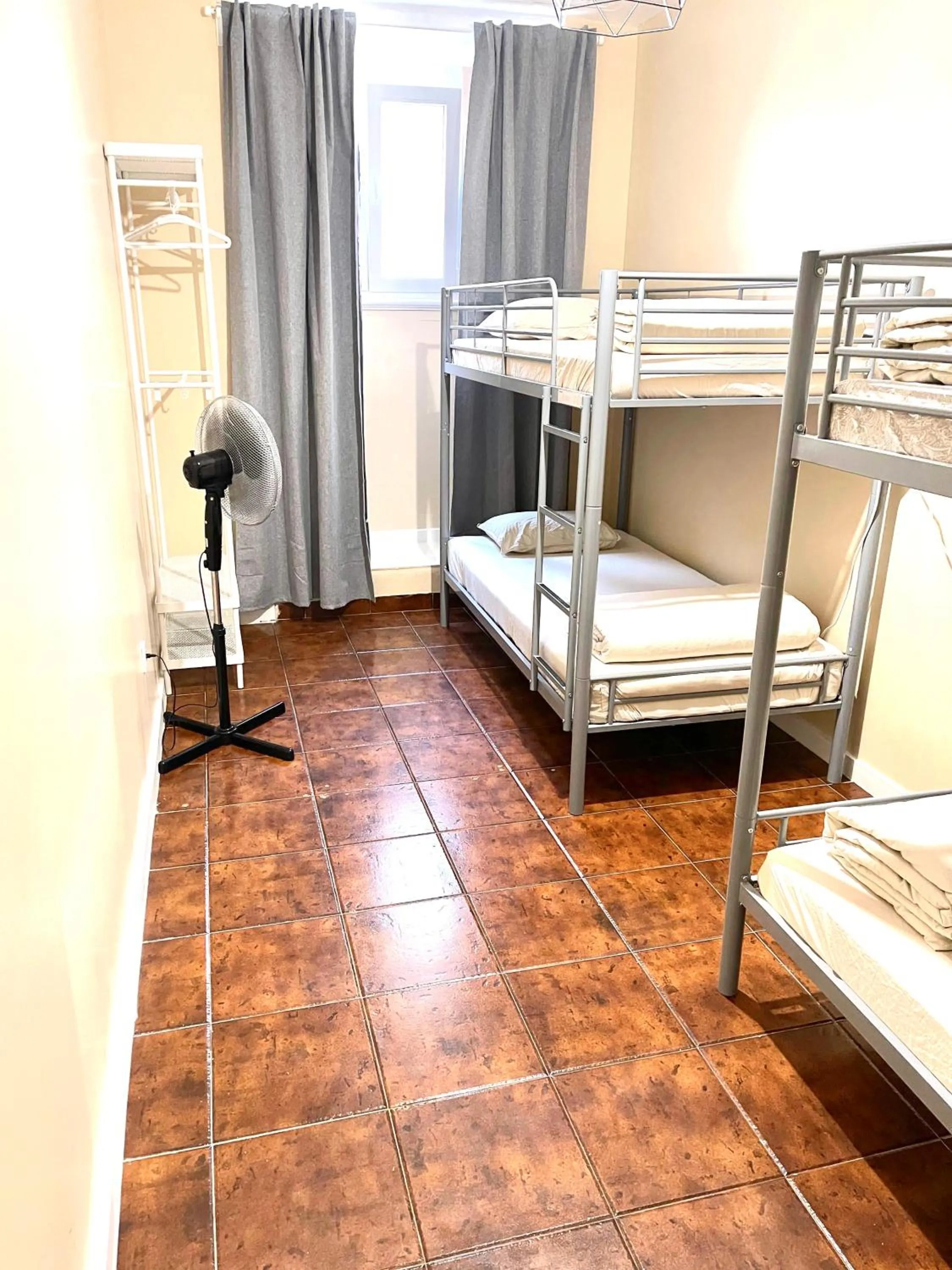 Photo of the whole room, Bed in Lisboa Parque Guest House