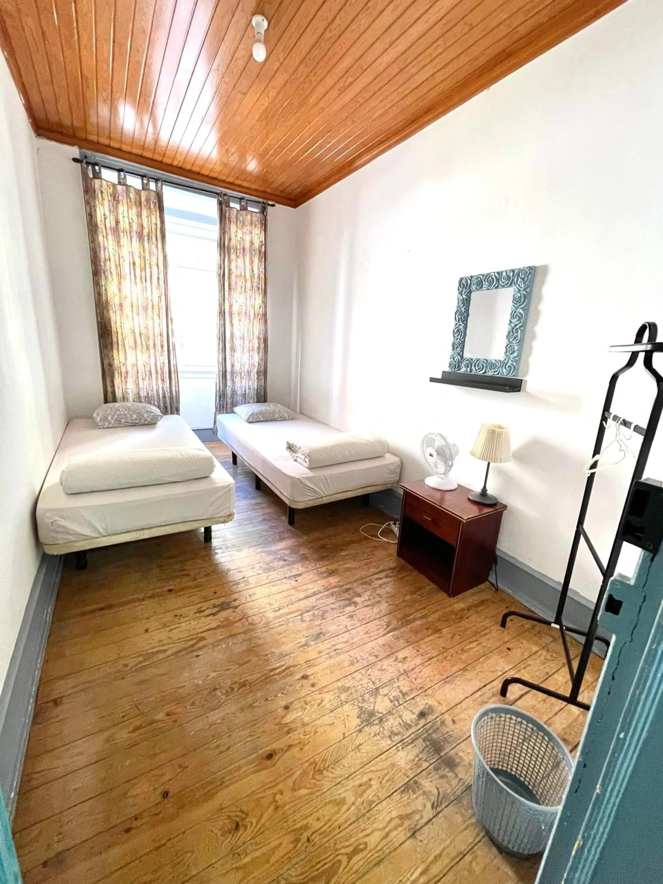 Photo of the whole room in Lisboa Parque Guest House