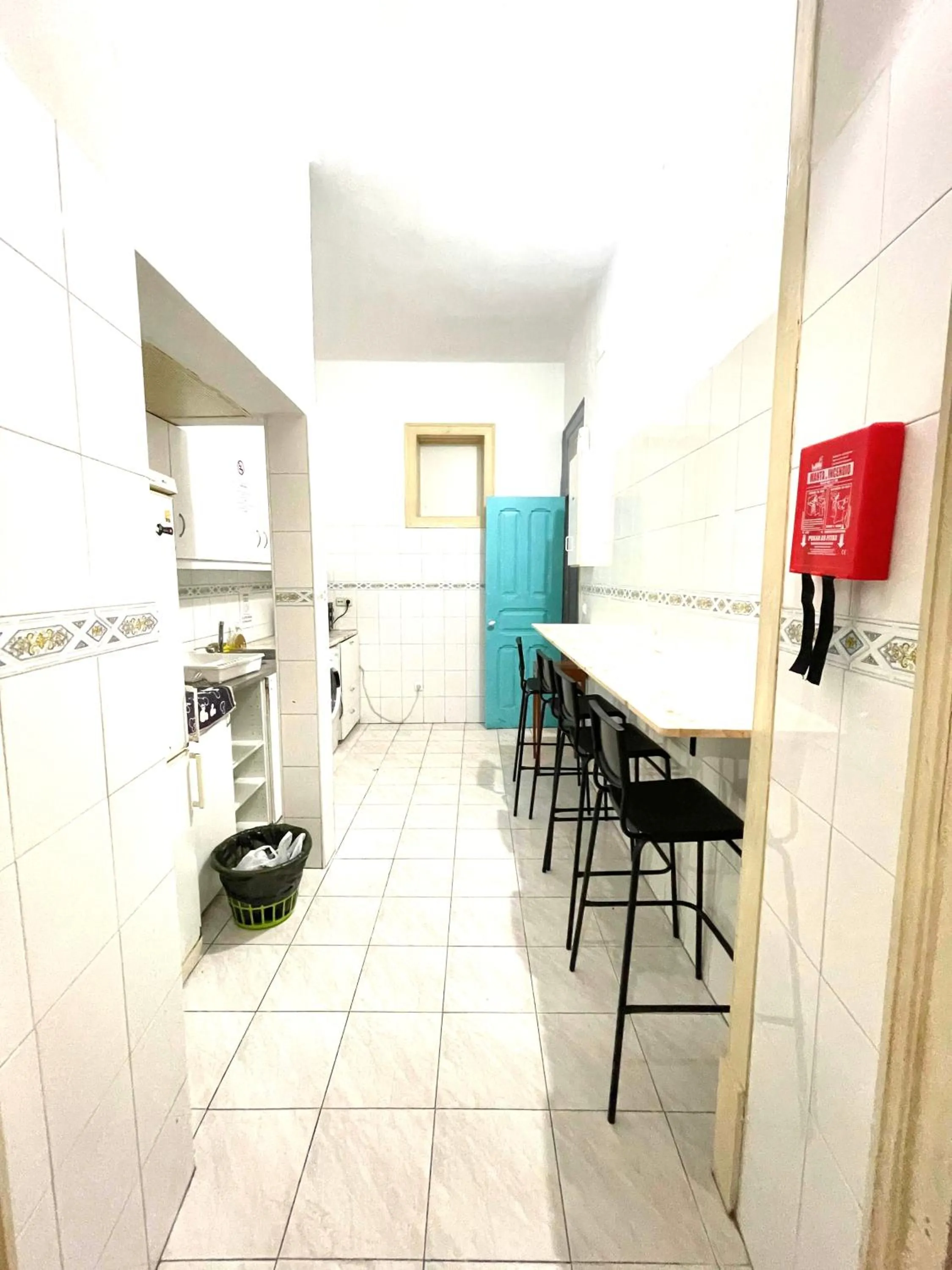 Kitchen or kitchenette in Lisboa Parque Guest House